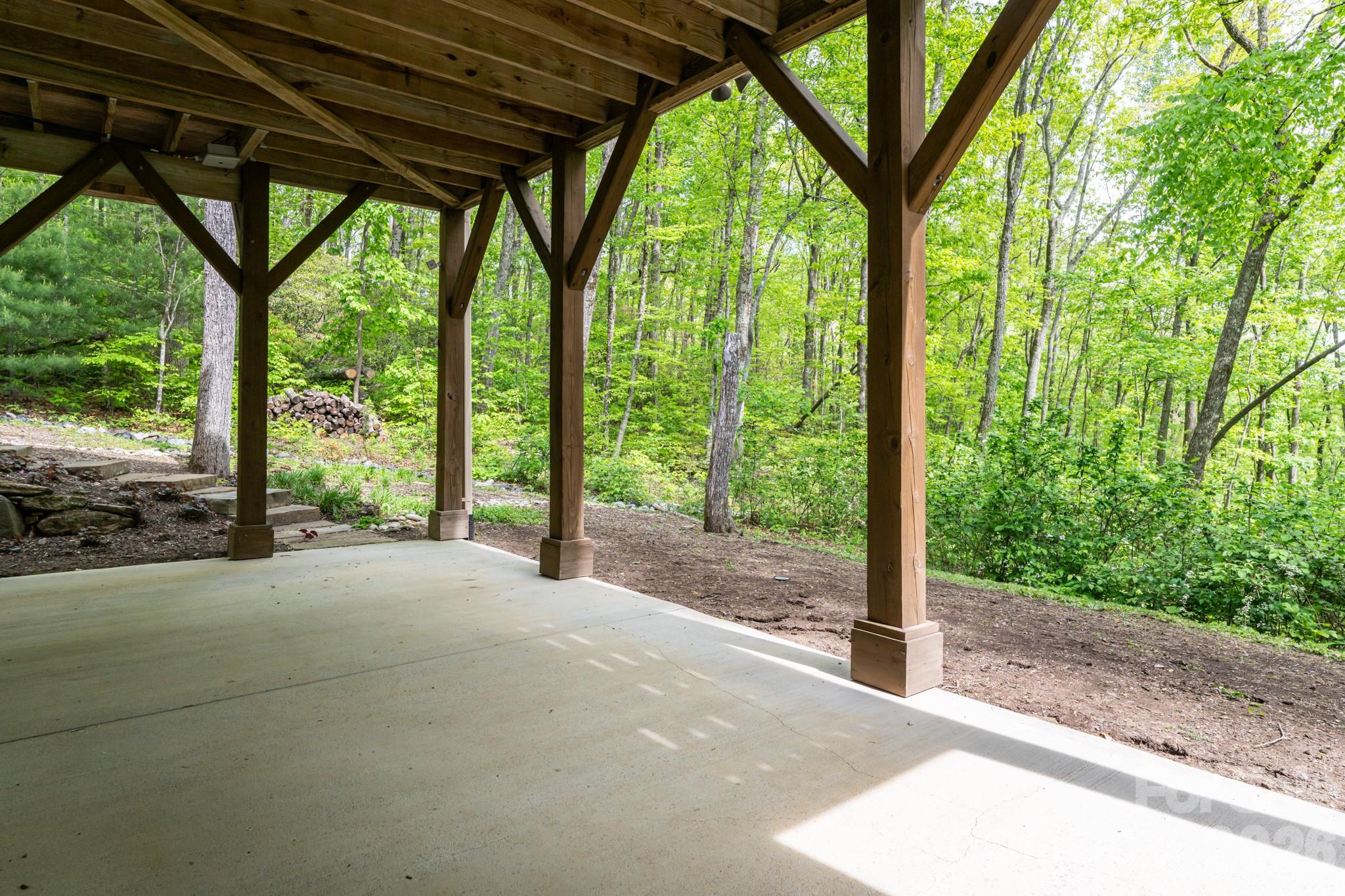 587 Autumn Sky Drive — Hendersonville