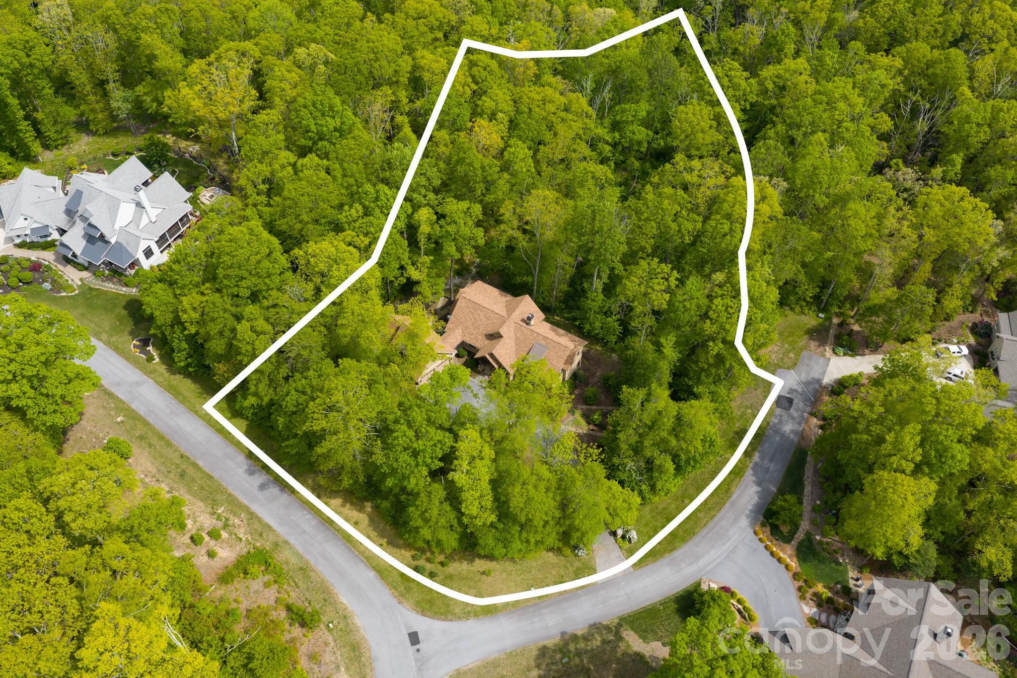 587 Autumn Sky Drive — Hendersonville