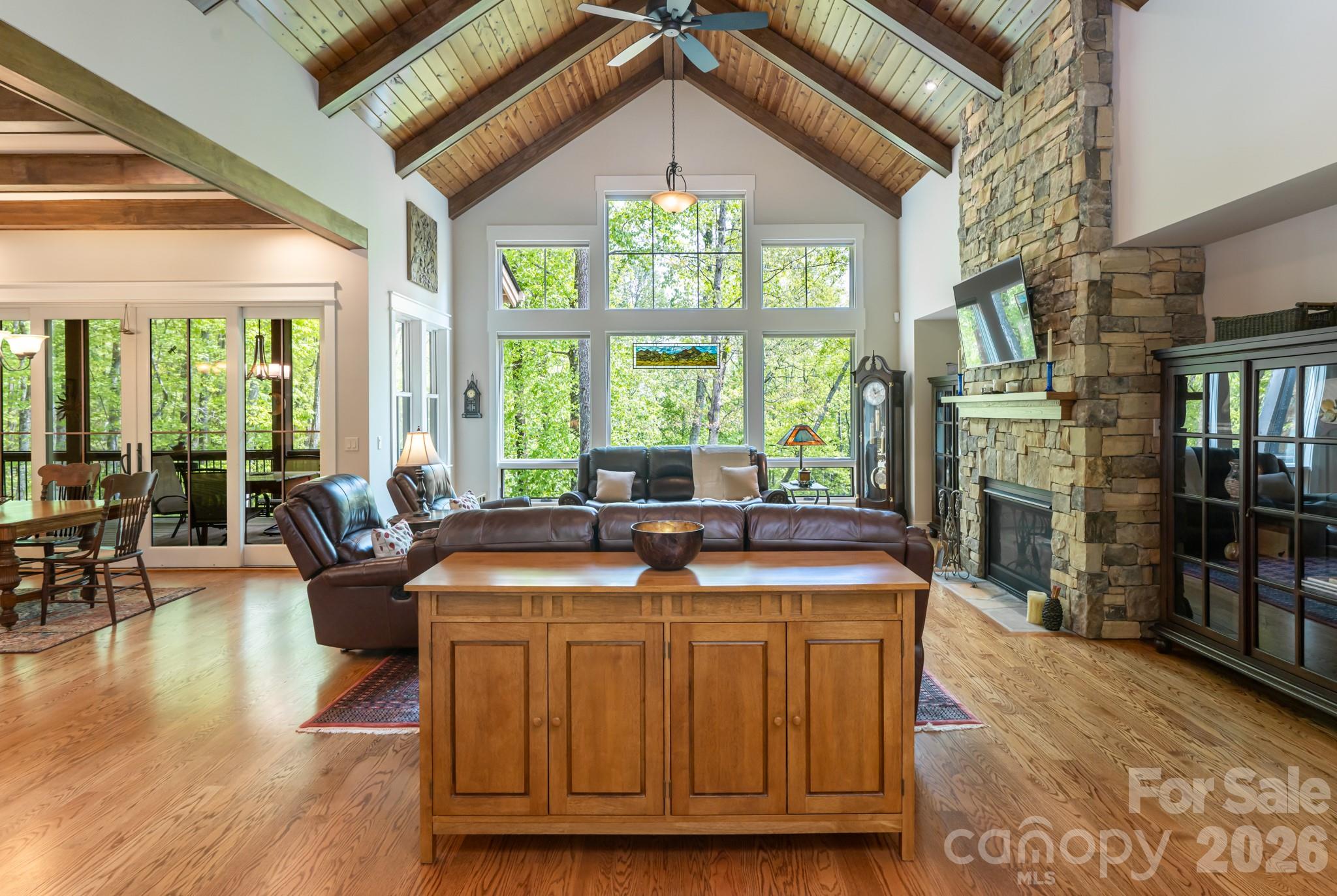 587 Autumn Sky Drive — Hendersonville