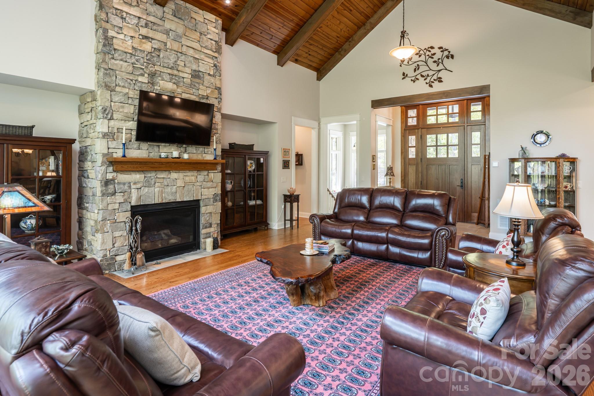 587 Autumn Sky Drive — Hendersonville
