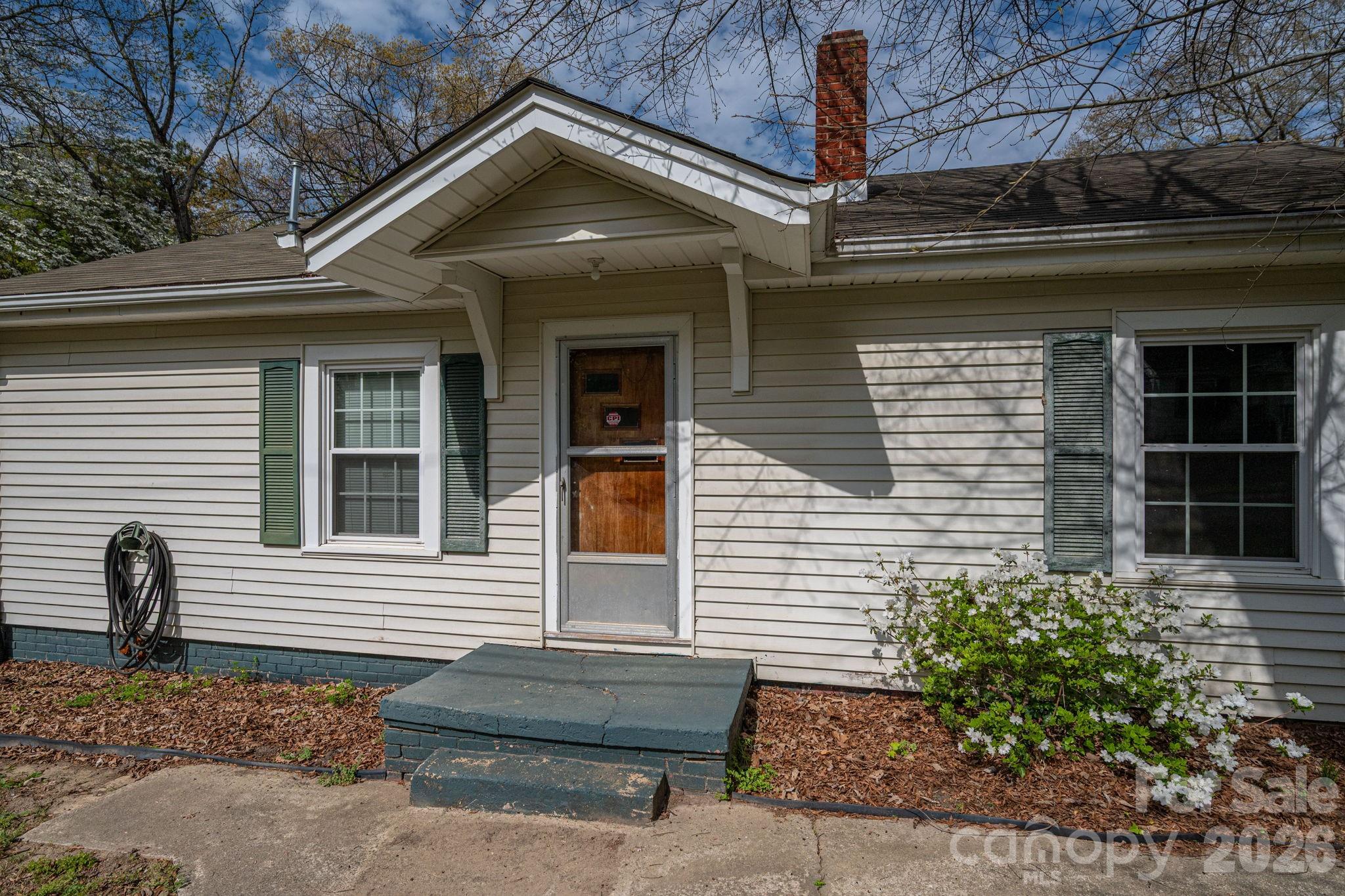 111 E Carlton Street — Dallas