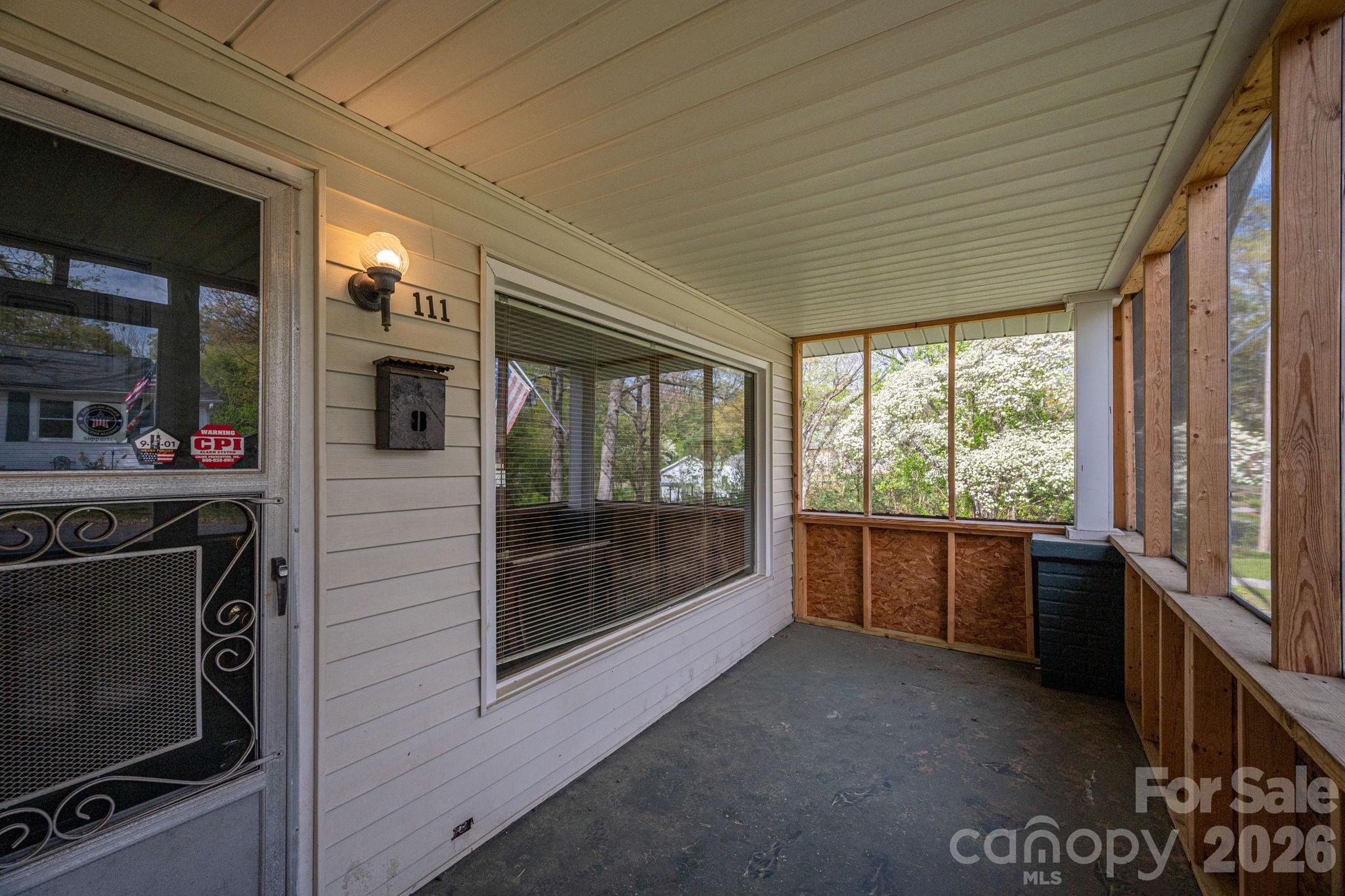 111 E Carlton Street — Dallas