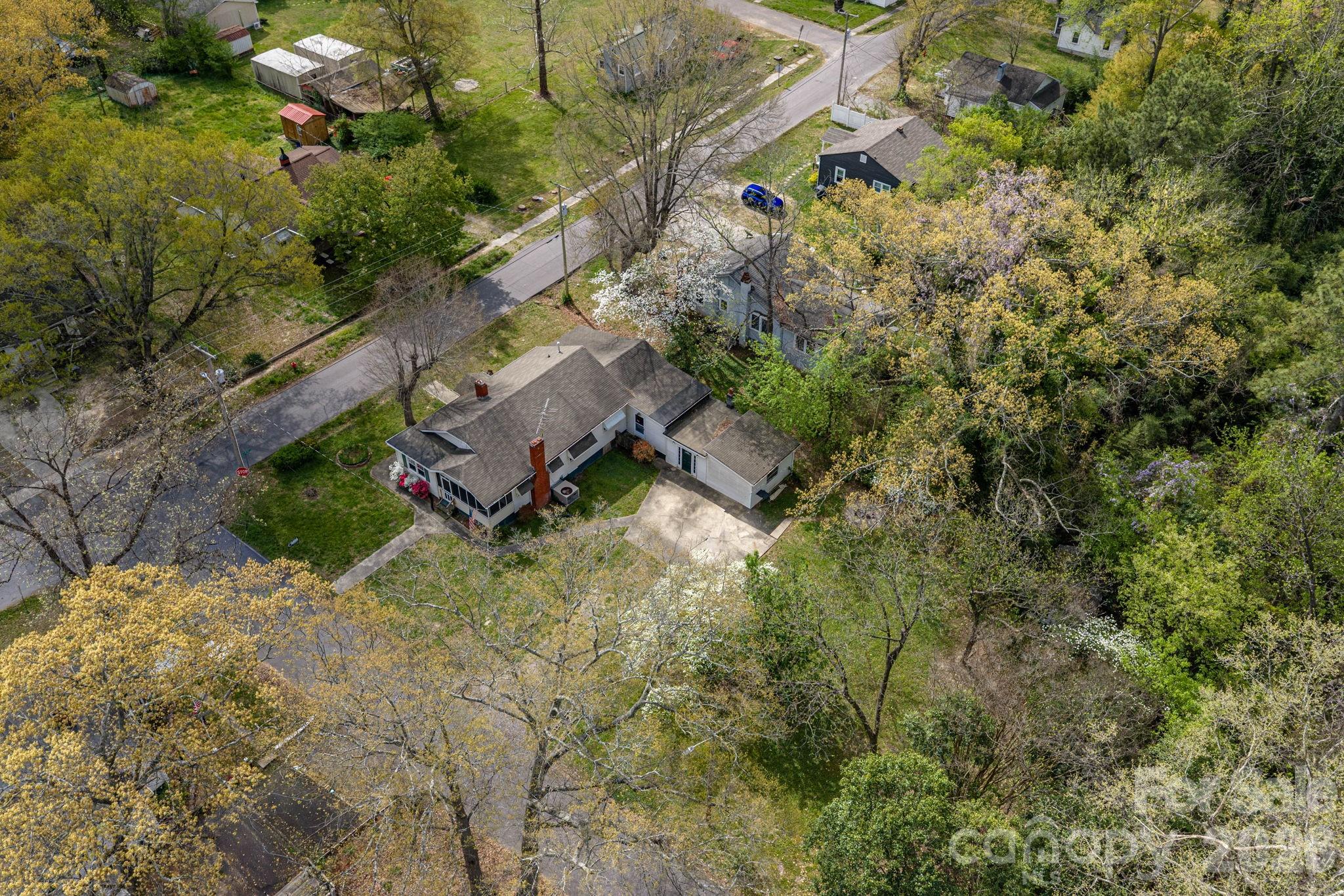 111 E Carlton Street — Dallas