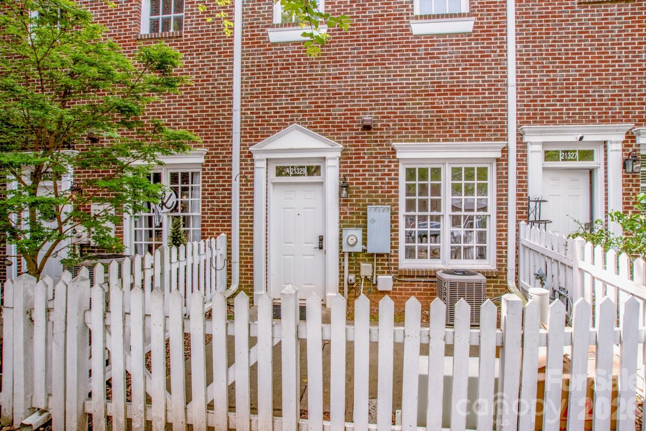 21329 Catawba Avenue — Cornelius