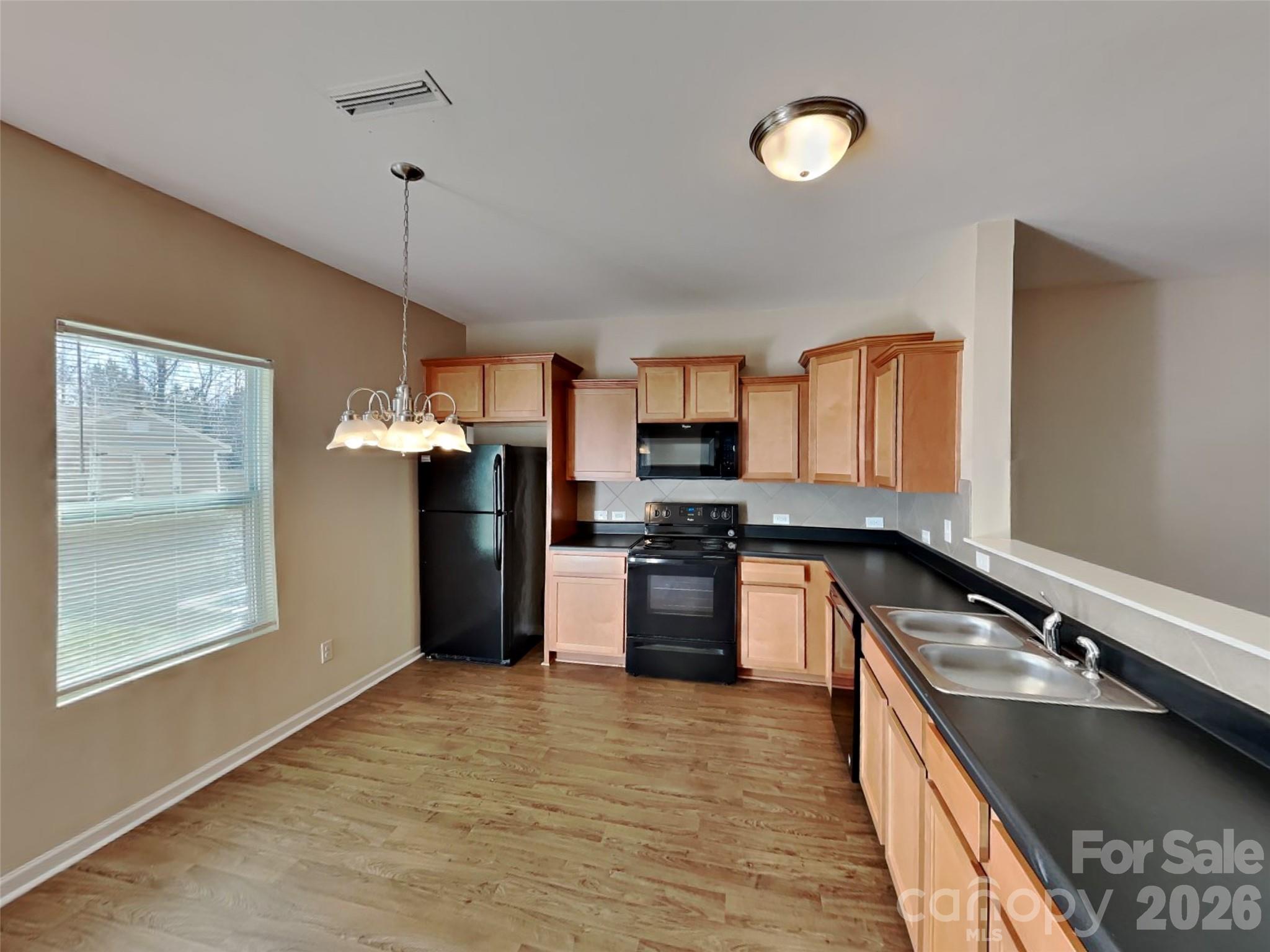 814 Sarah Laura Lane — Statesville