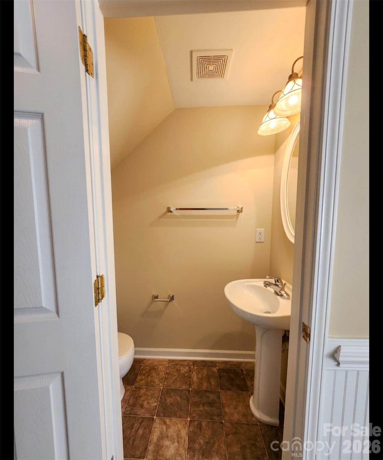 104 Rock Ridge Lane — Mount Holly