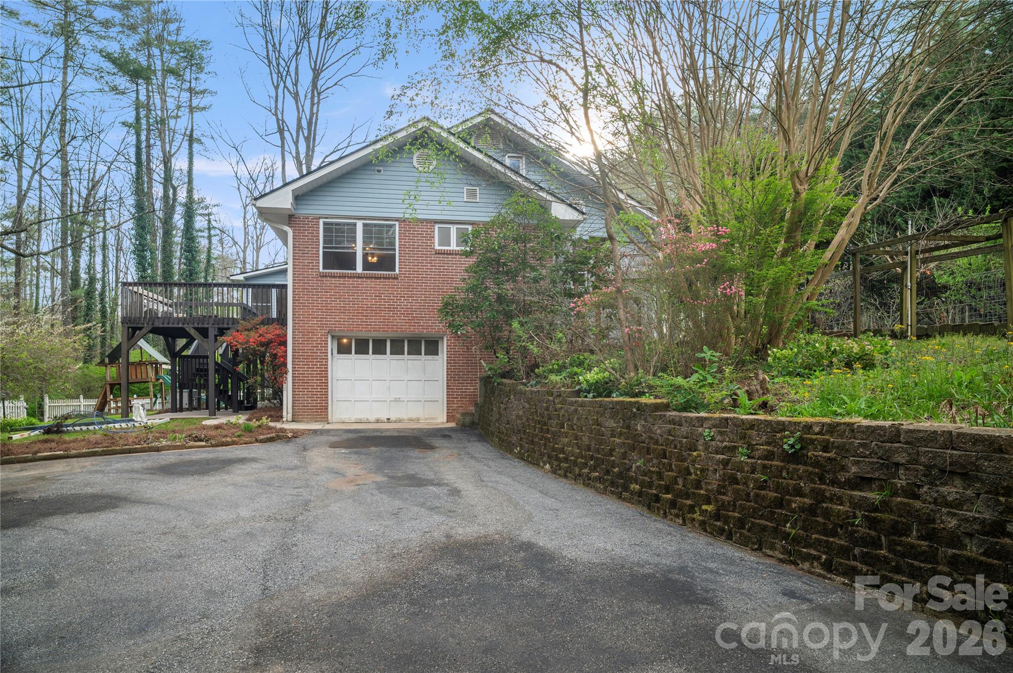 3002 Kanuga Road — Hendersonville