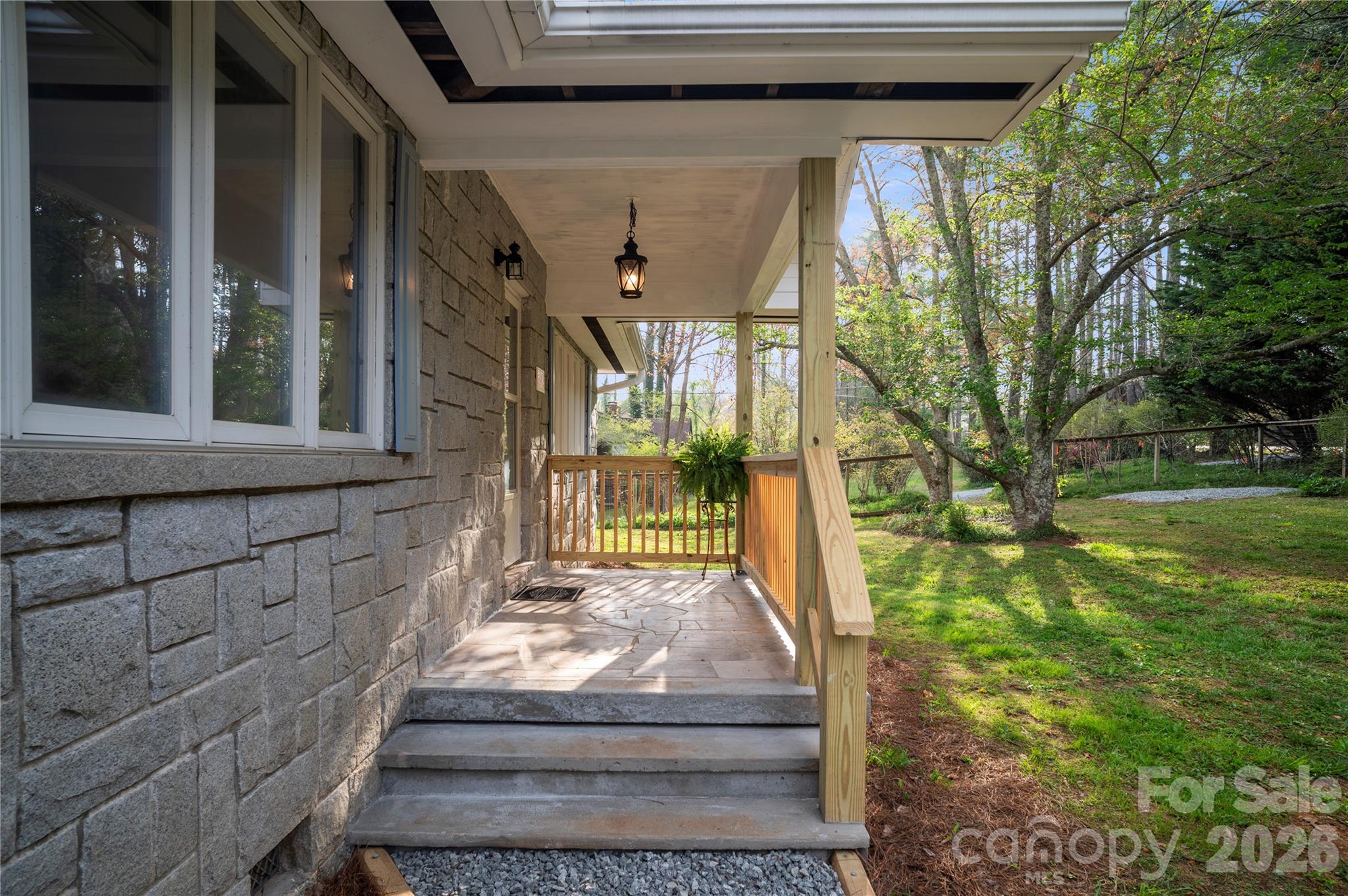 3002 Kanuga Road — Hendersonville