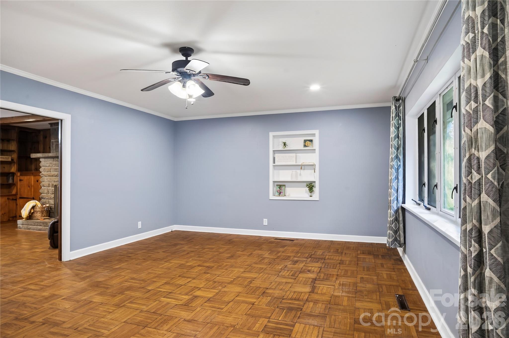 3002 Kanuga Road — Hendersonville