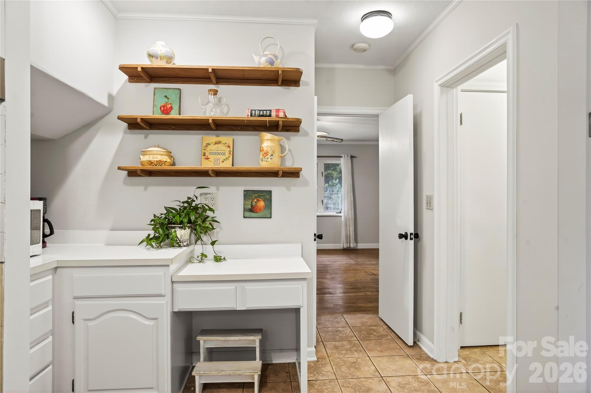 3002 Kanuga Road — Hendersonville