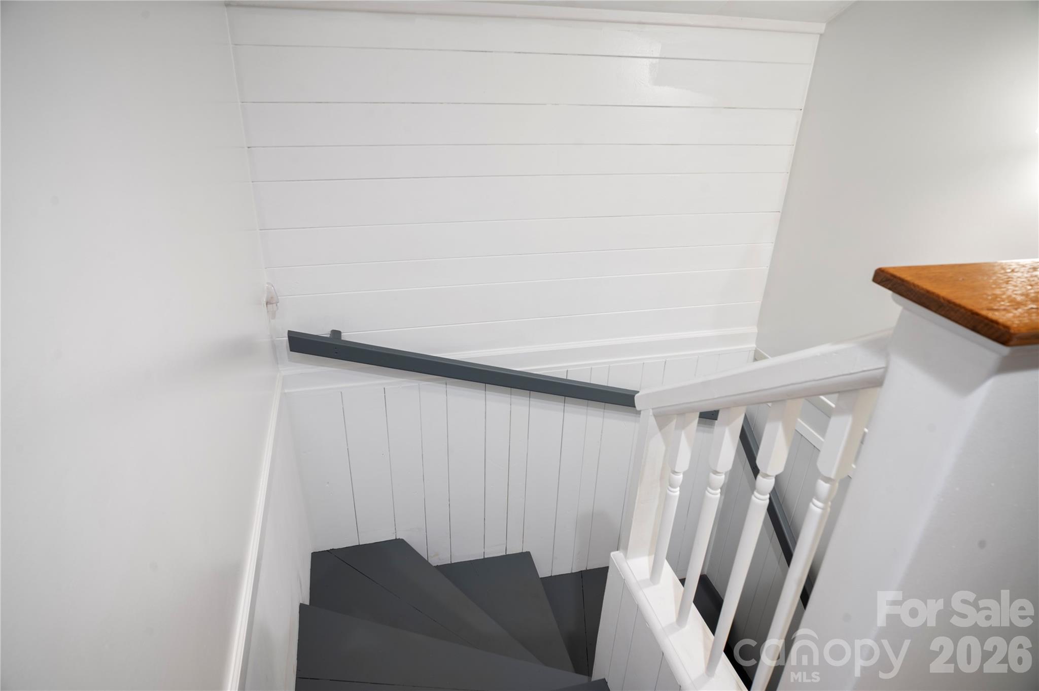 3002 Kanuga Road — Hendersonville