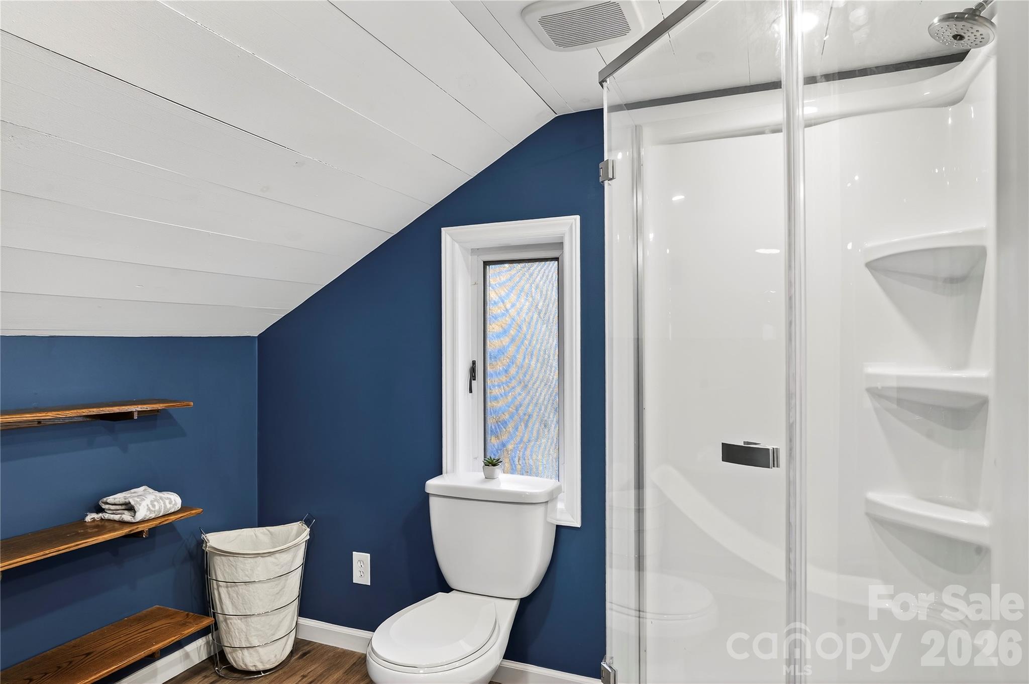 3002 Kanuga Road — Hendersonville