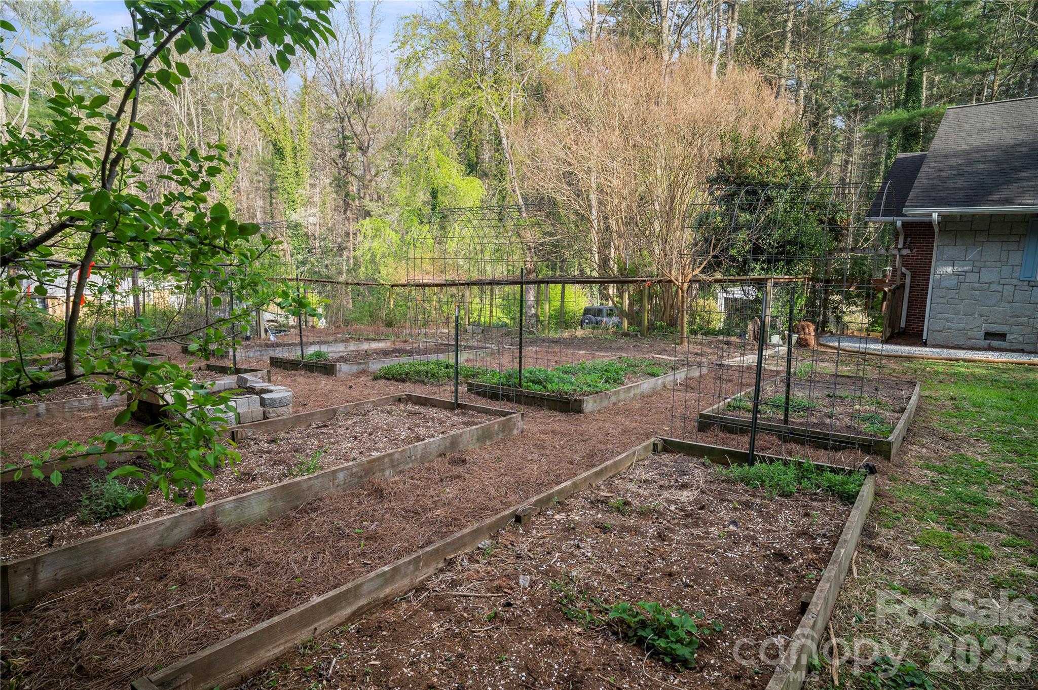 3002 Kanuga Road — Hendersonville