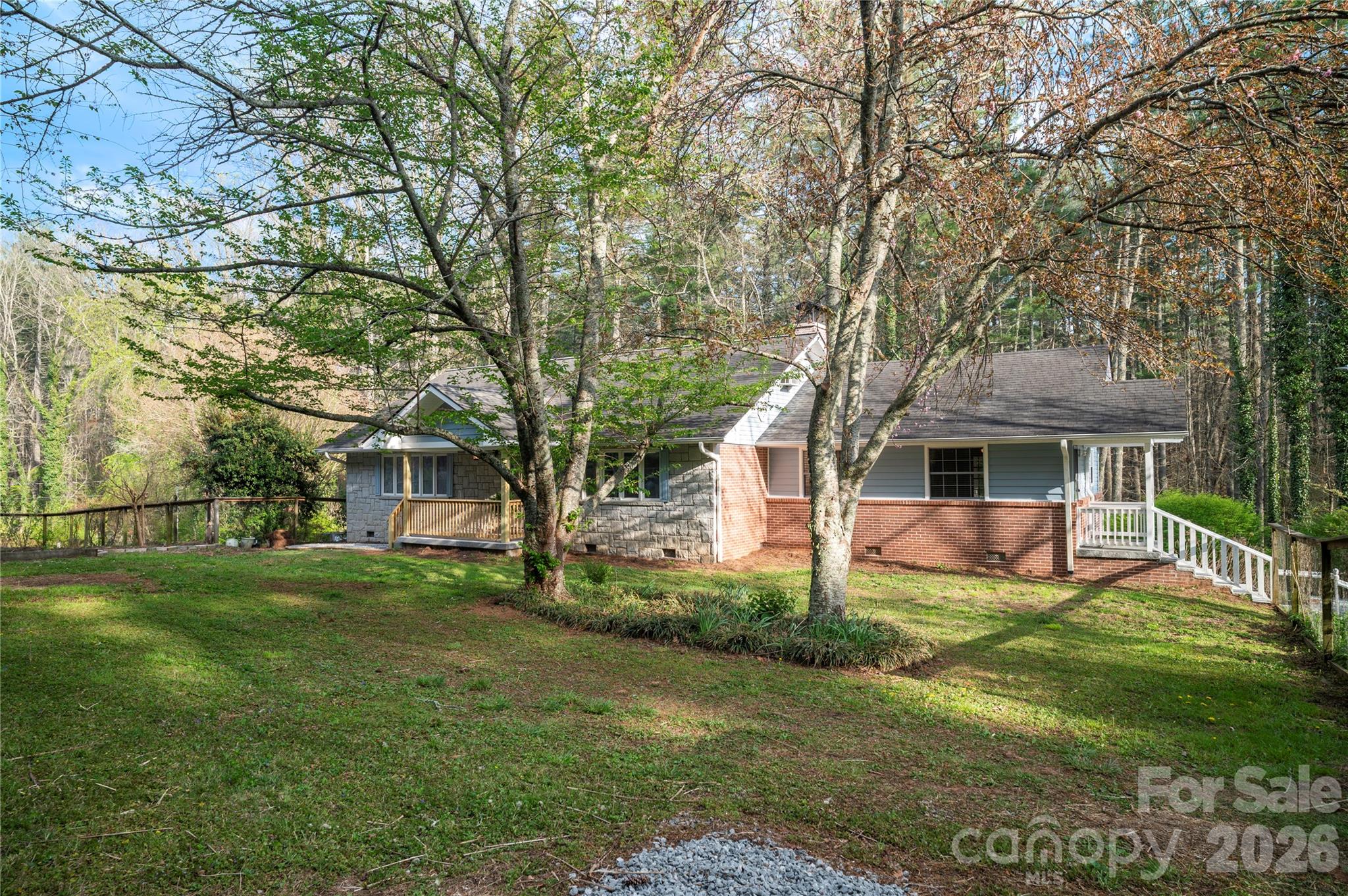 3002 Kanuga Road — Hendersonville