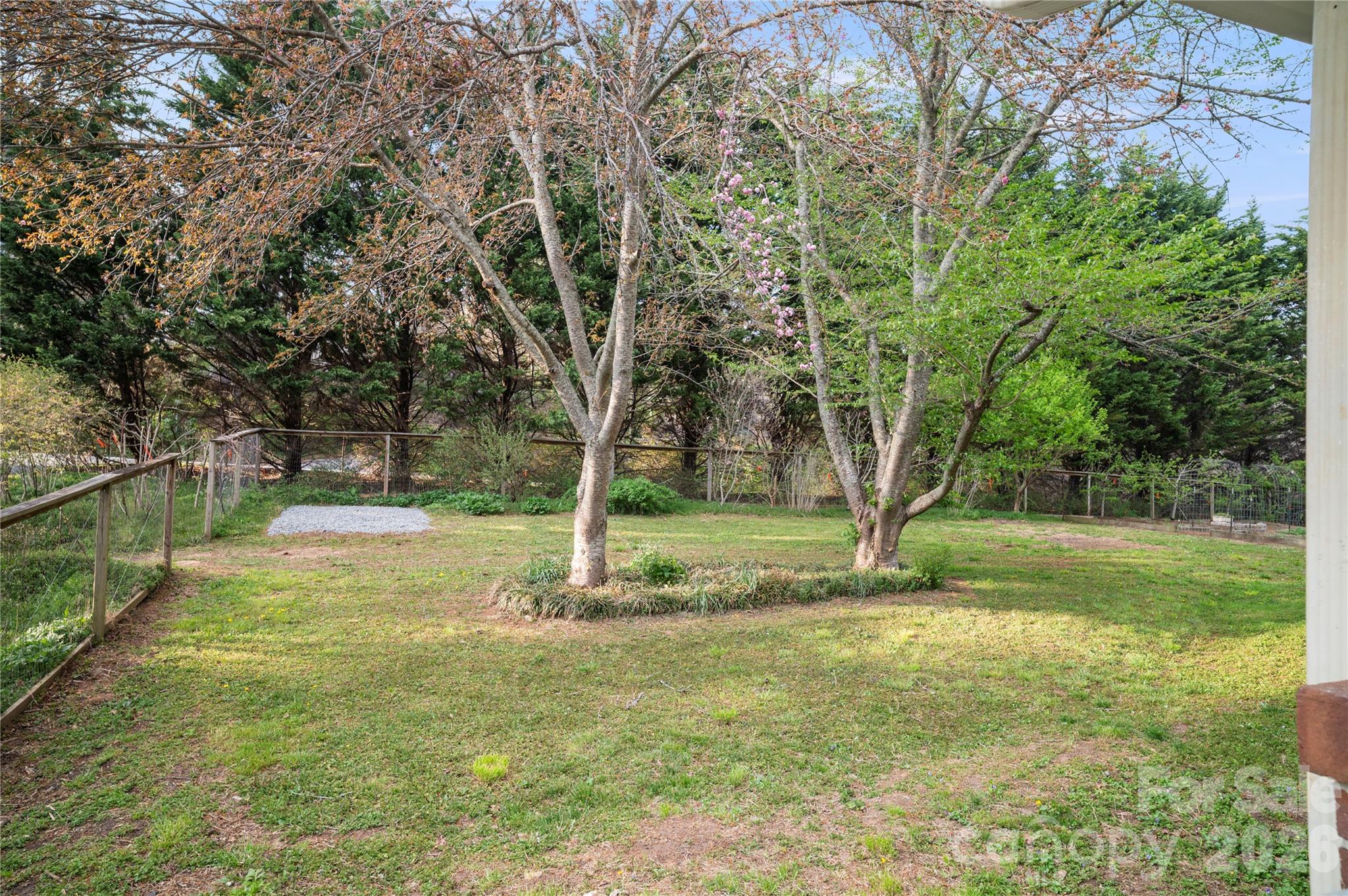 3002 Kanuga Road — Hendersonville