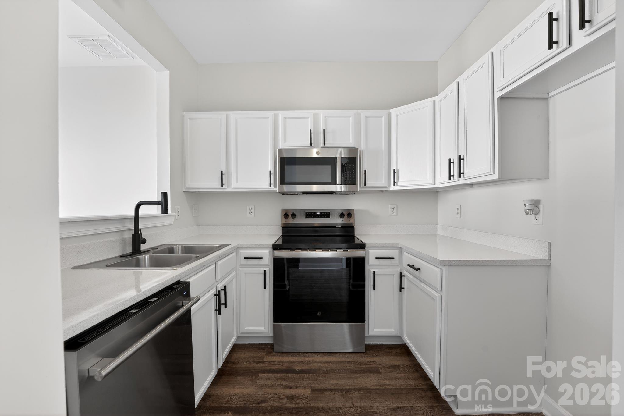 2838 Avalon Loop Road — Charlotte