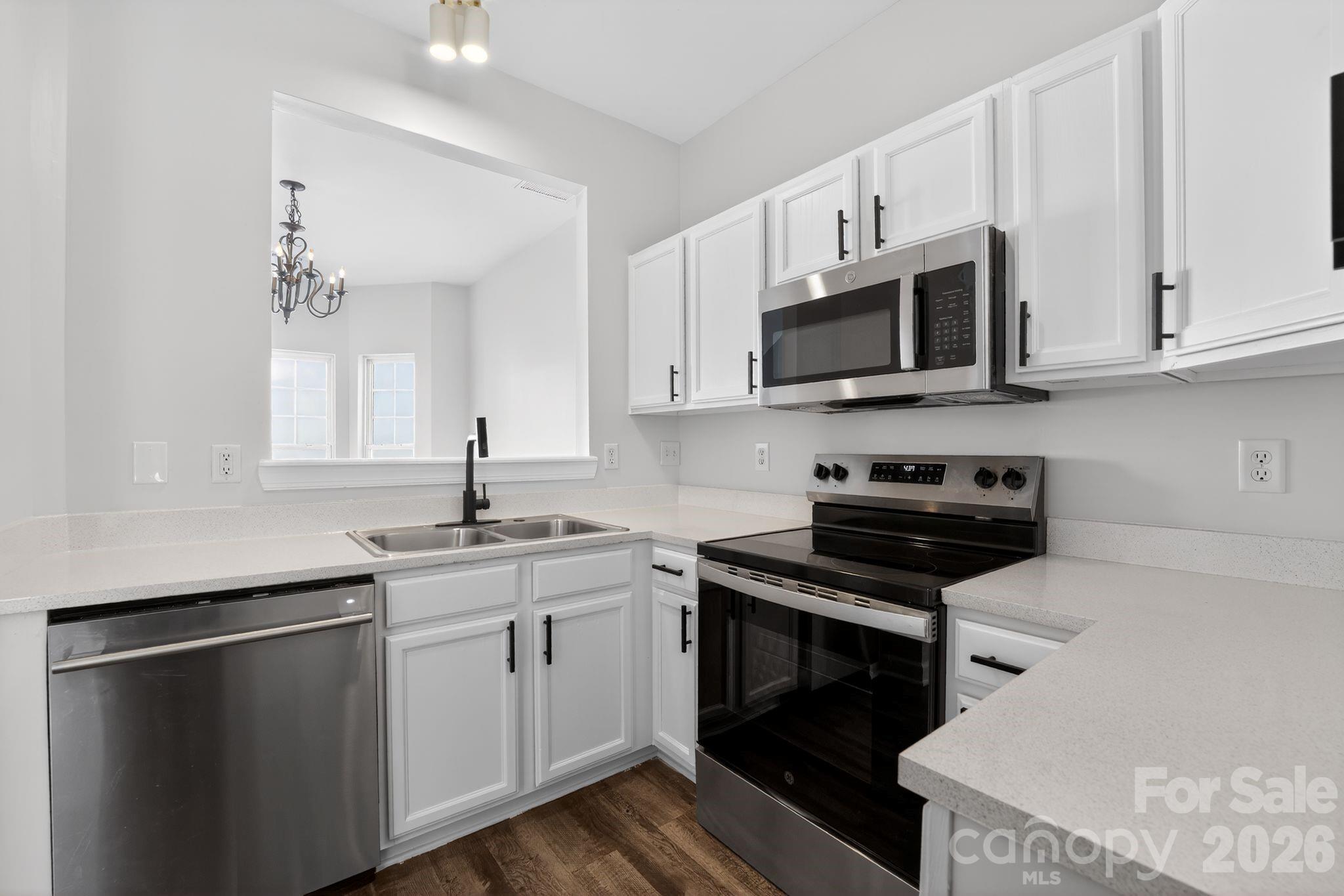 2838 Avalon Loop Road — Charlotte