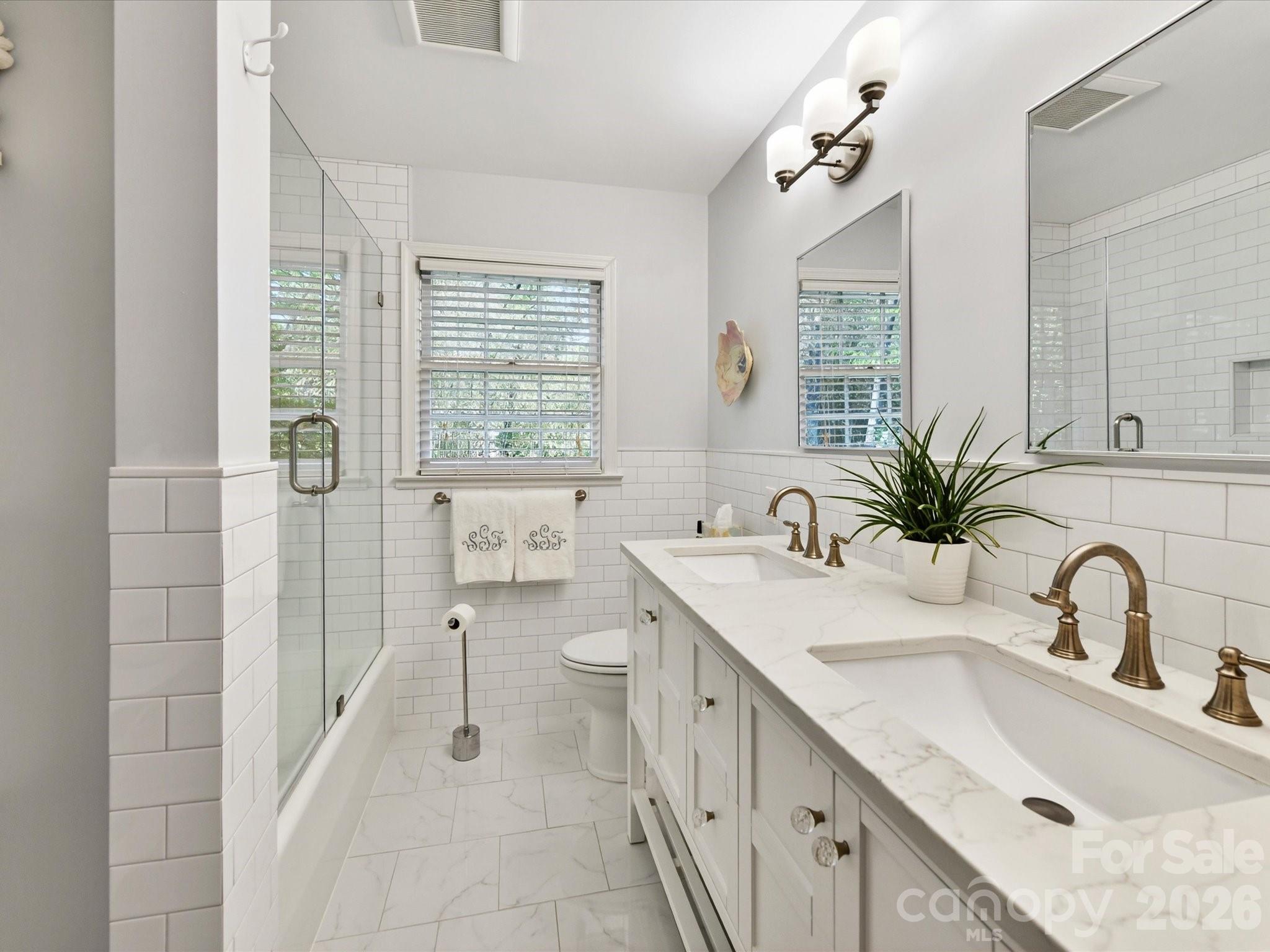 2818 Hinsdale Street — Charlotte
