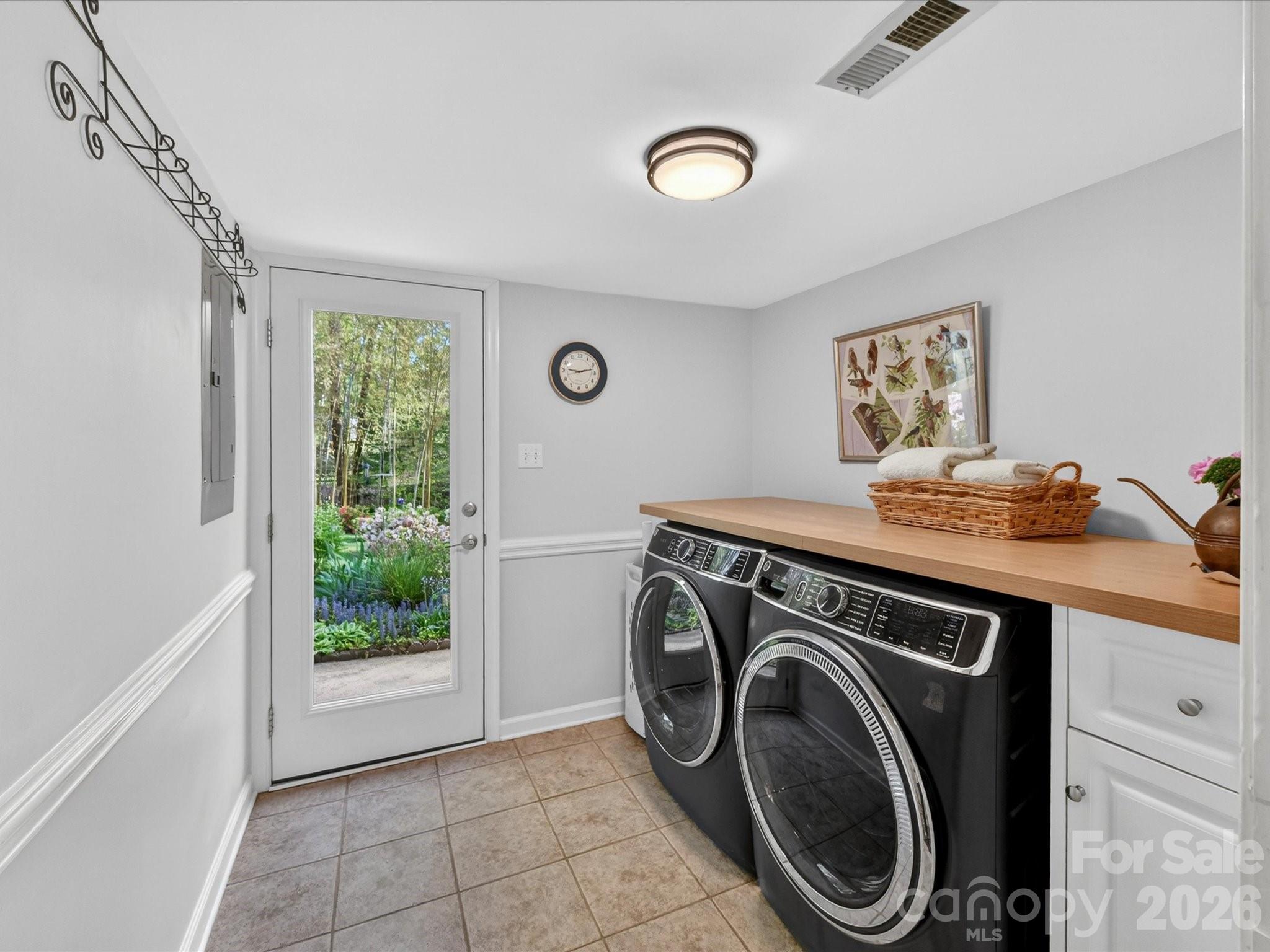 2818 Hinsdale Street — Charlotte