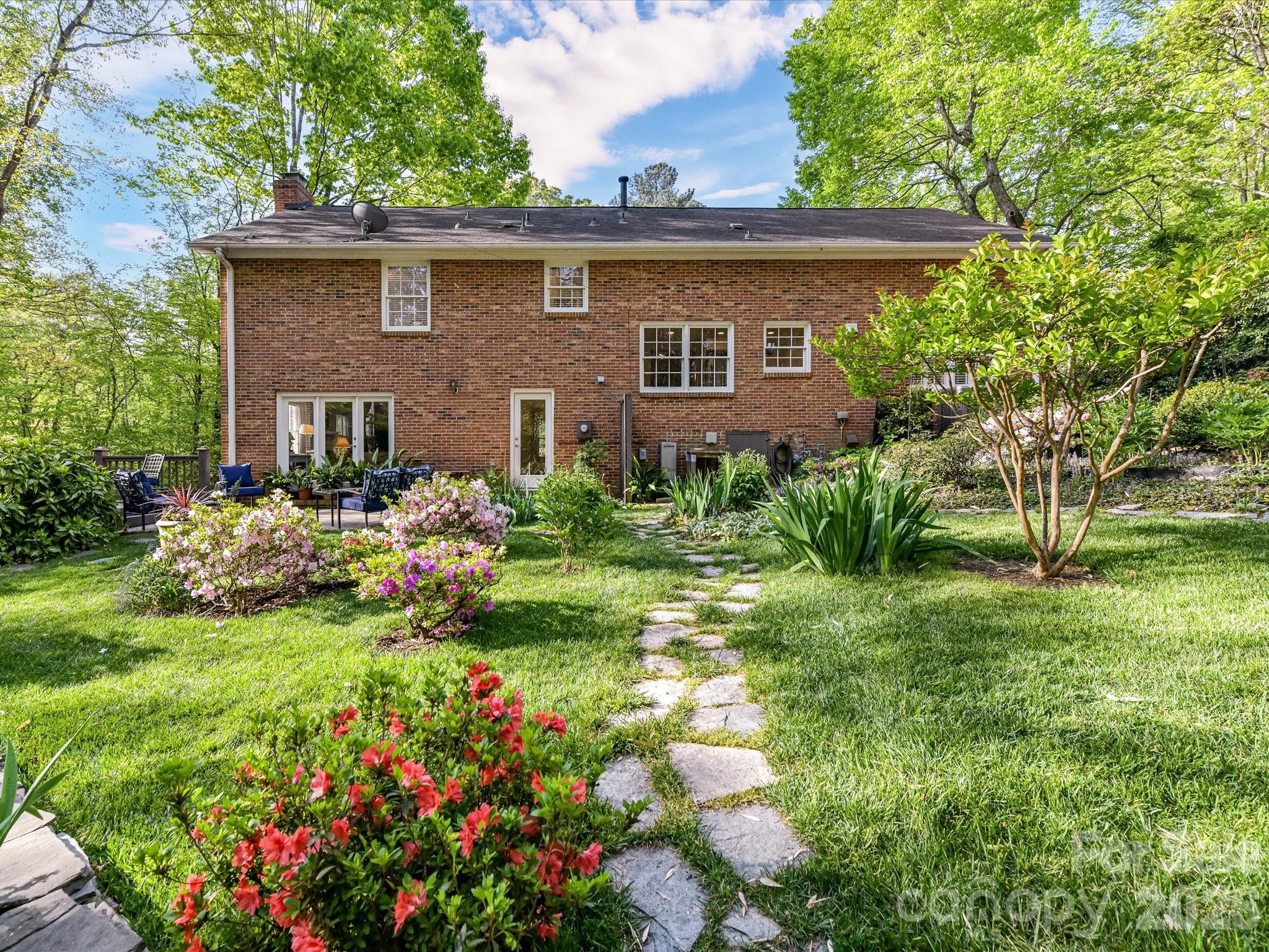 2818 Hinsdale Street — Charlotte