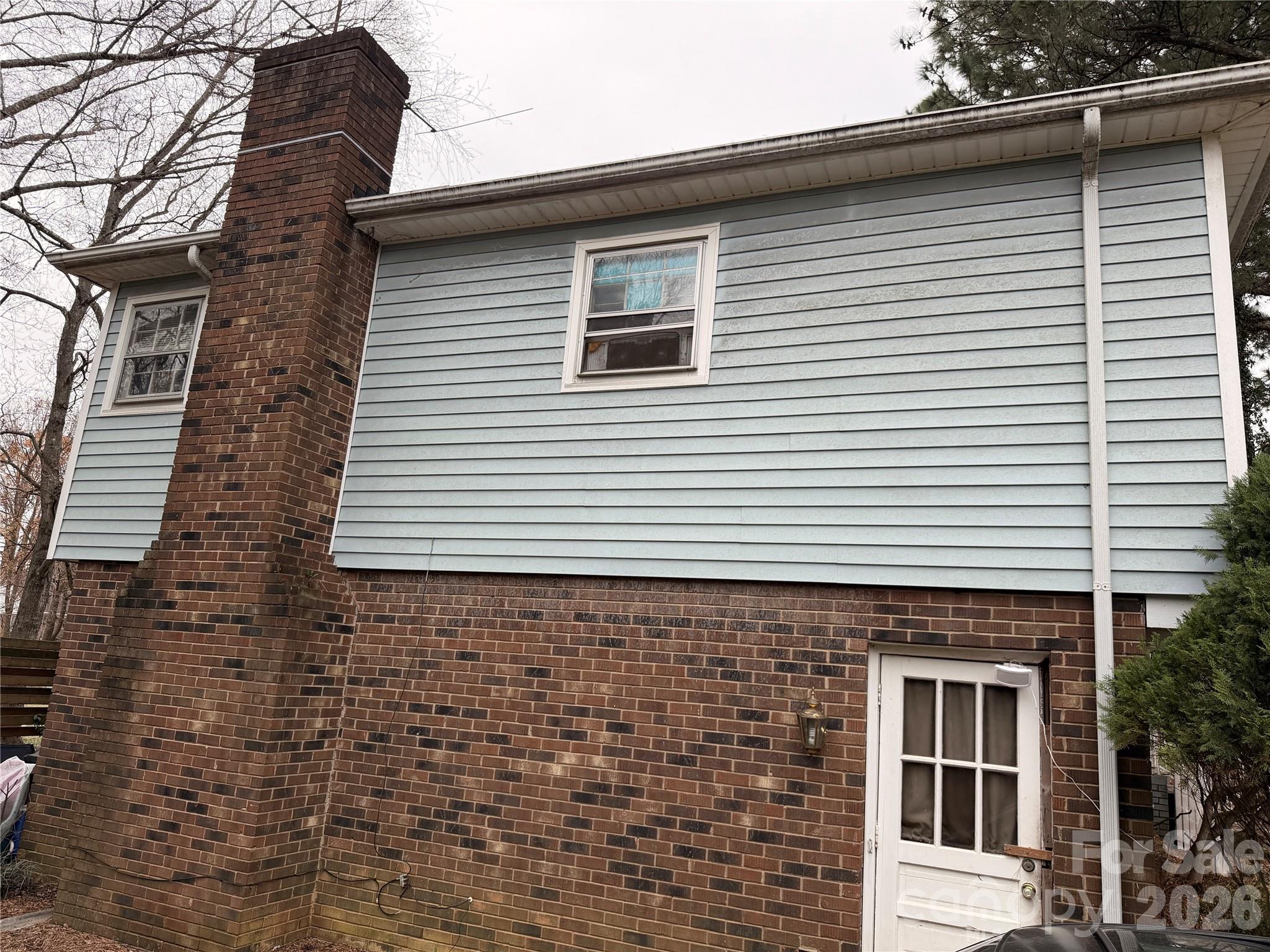 6215 Farm Pond Lane — Charlotte