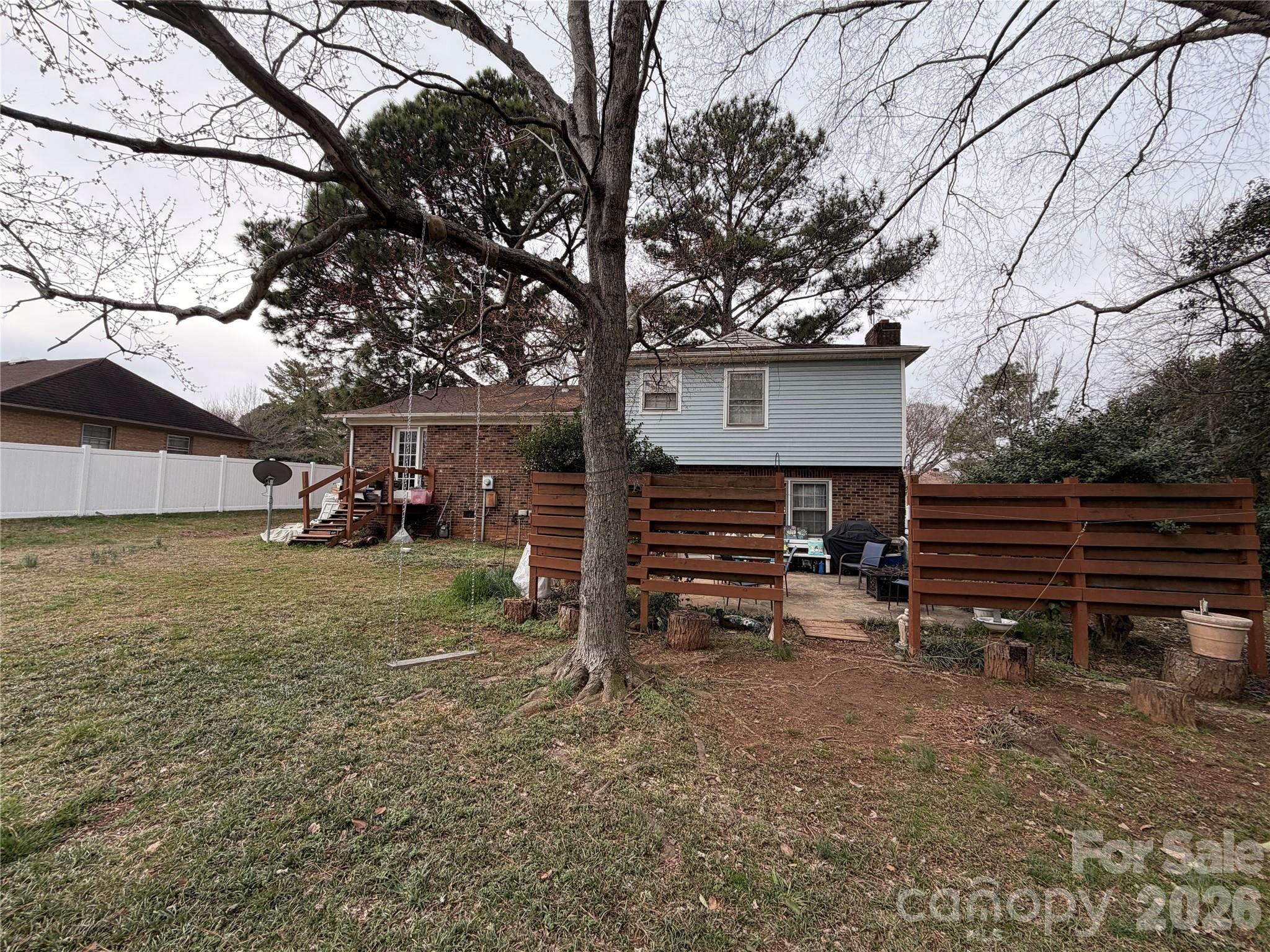 6215 Farm Pond Lane — Charlotte