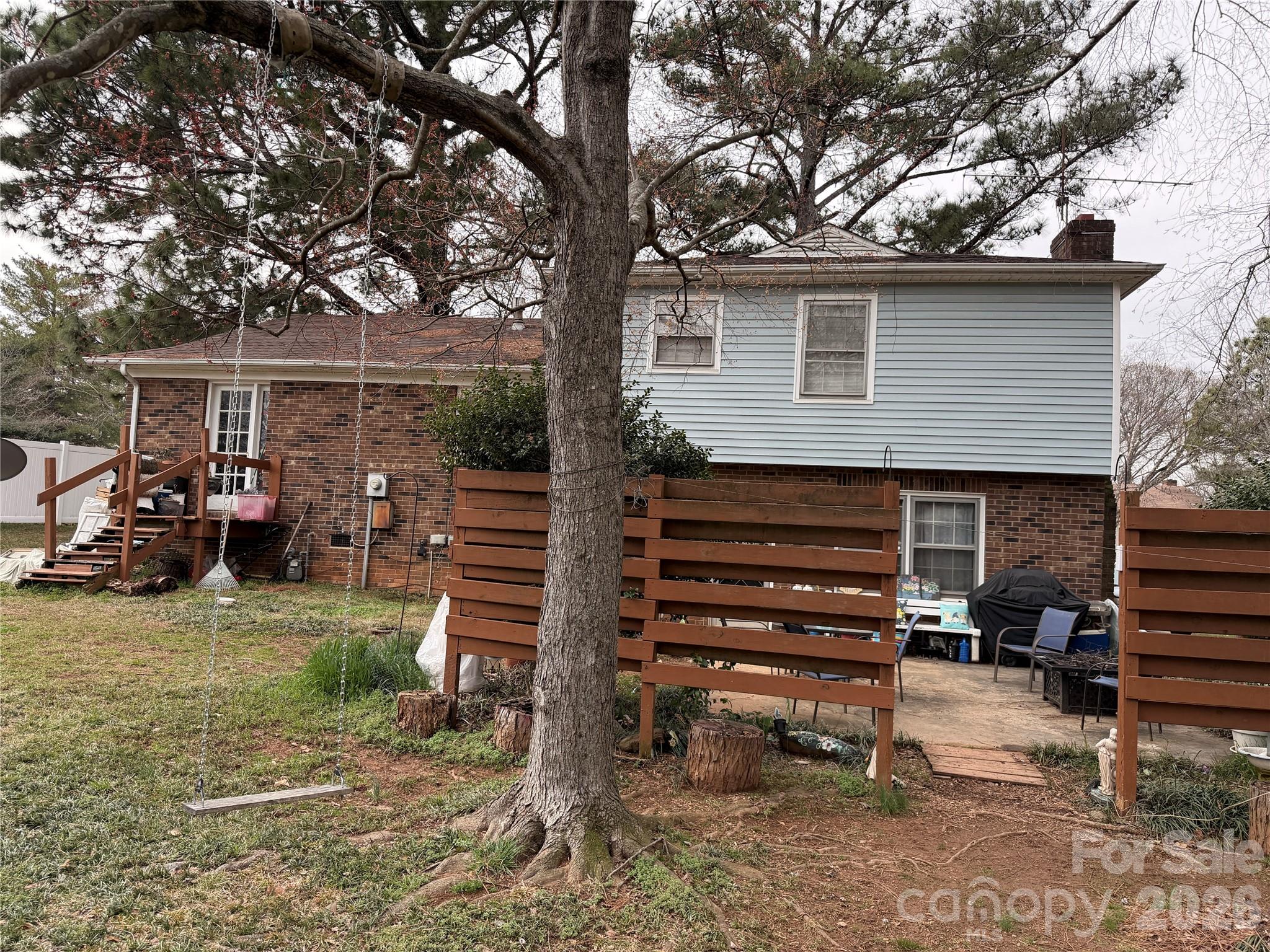6215 Farm Pond Lane — Charlotte