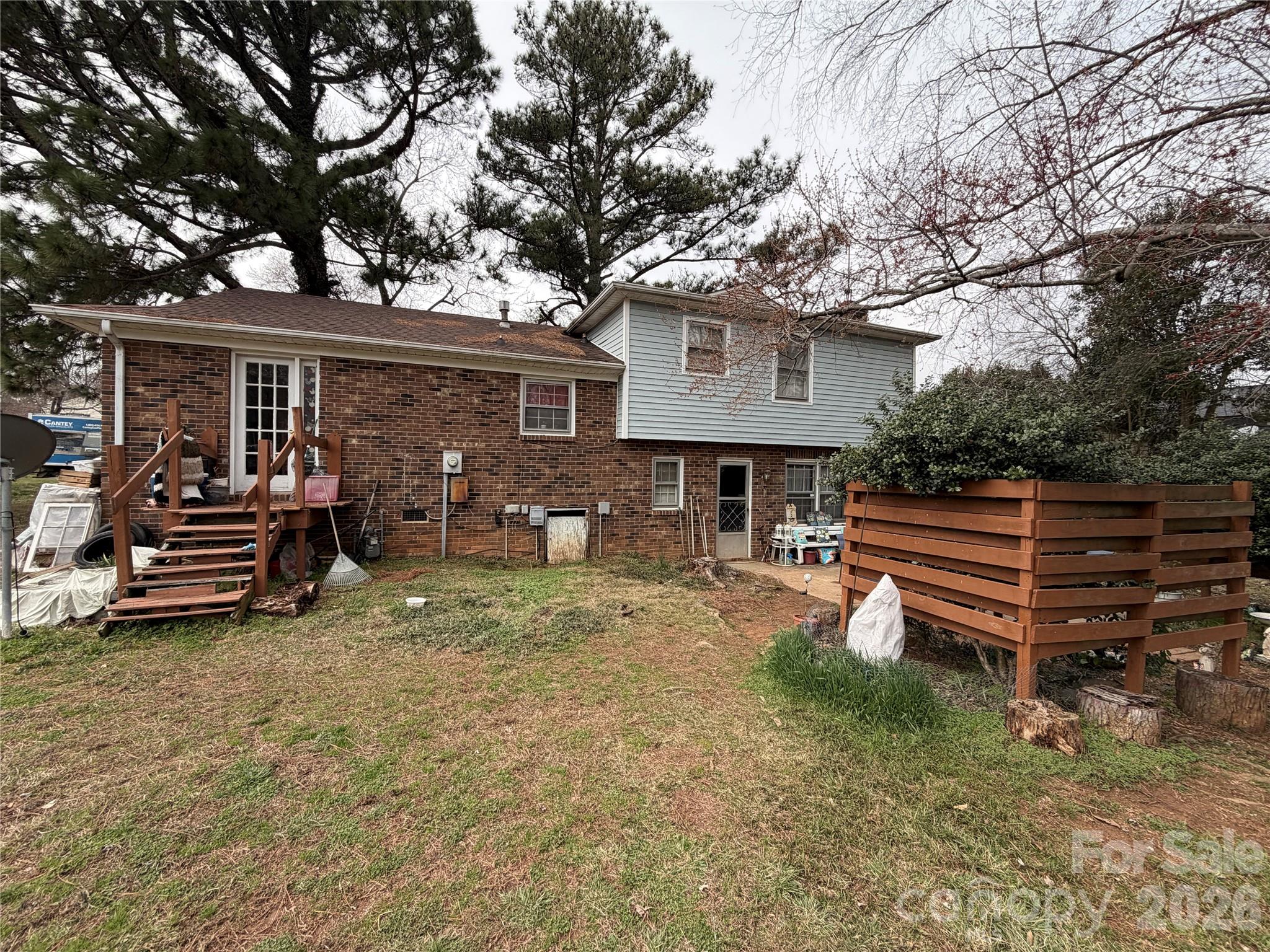 6215 Farm Pond Lane — Charlotte