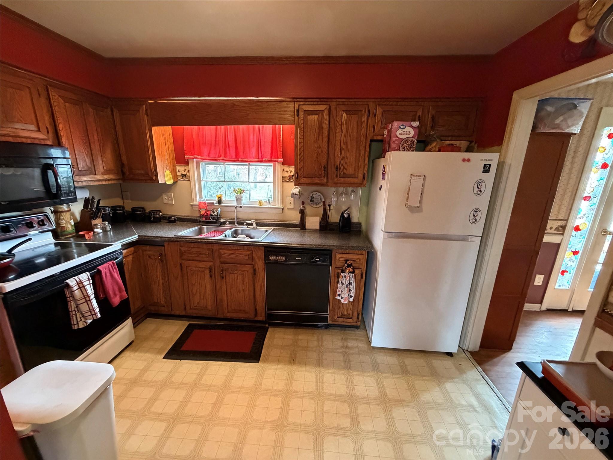 6215 Farm Pond Lane — Charlotte