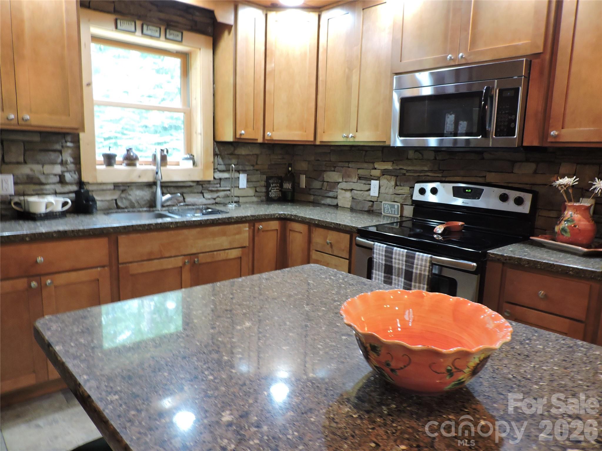 103 Chucks Lane — Bakersville