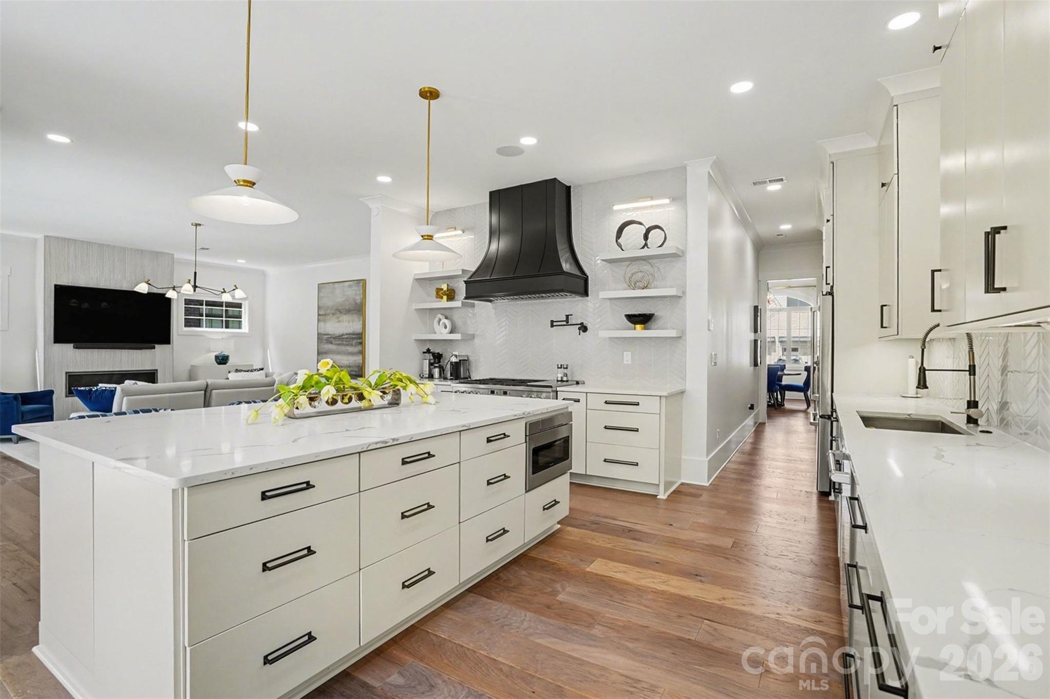 915 Laurel Creek Lane — Charlotte