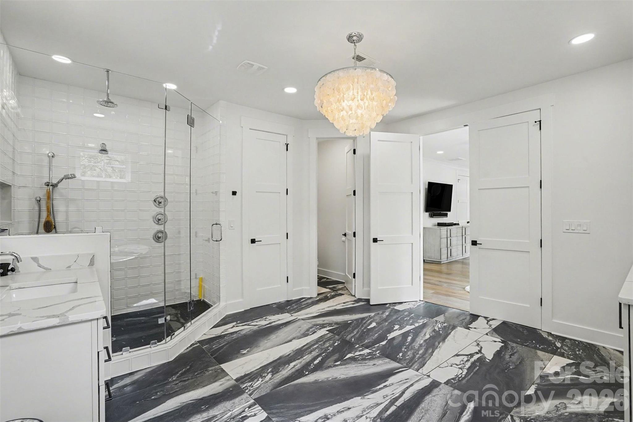 915 Laurel Creek Lane — Charlotte