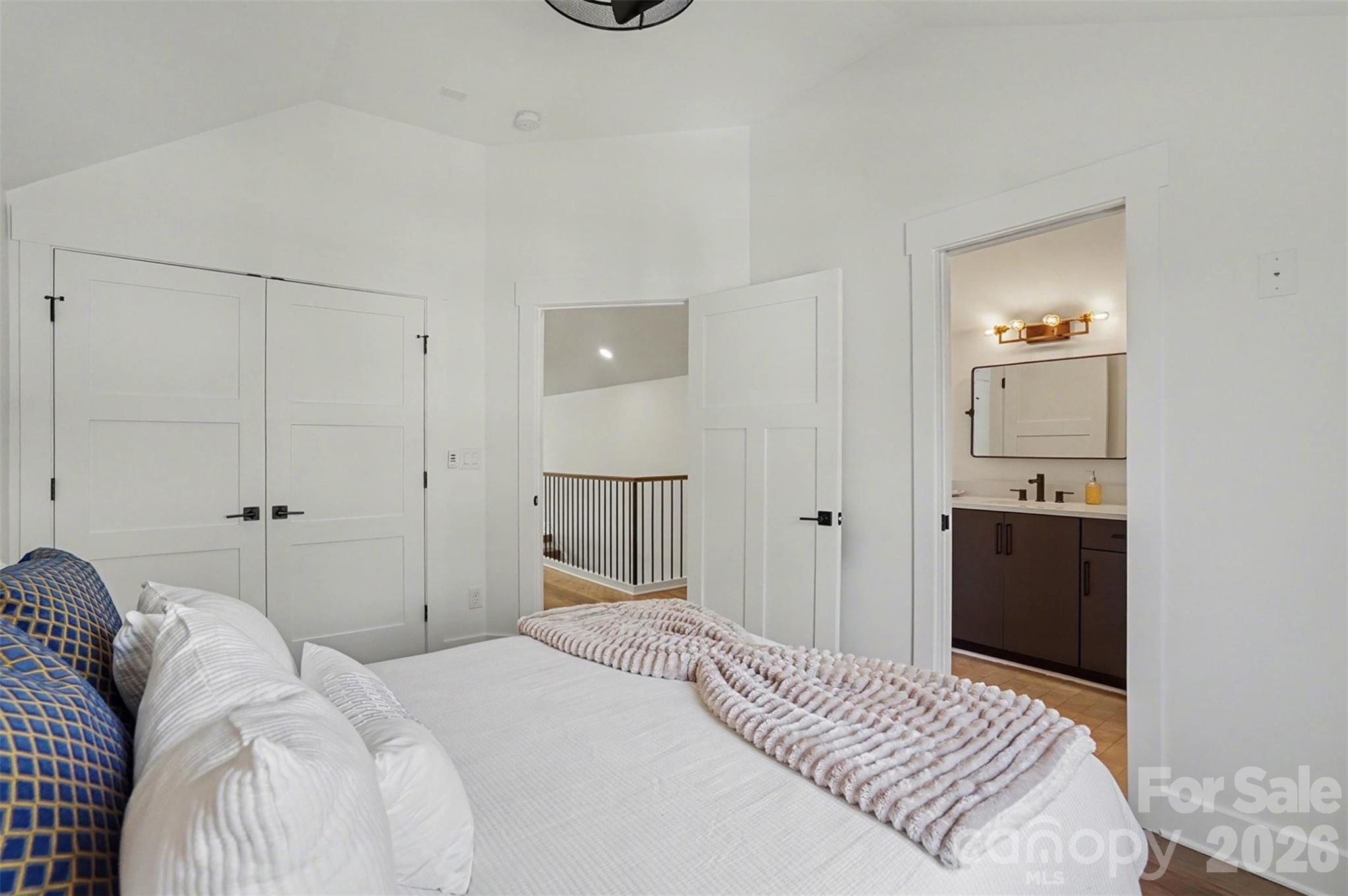 915 Laurel Creek Lane — Charlotte