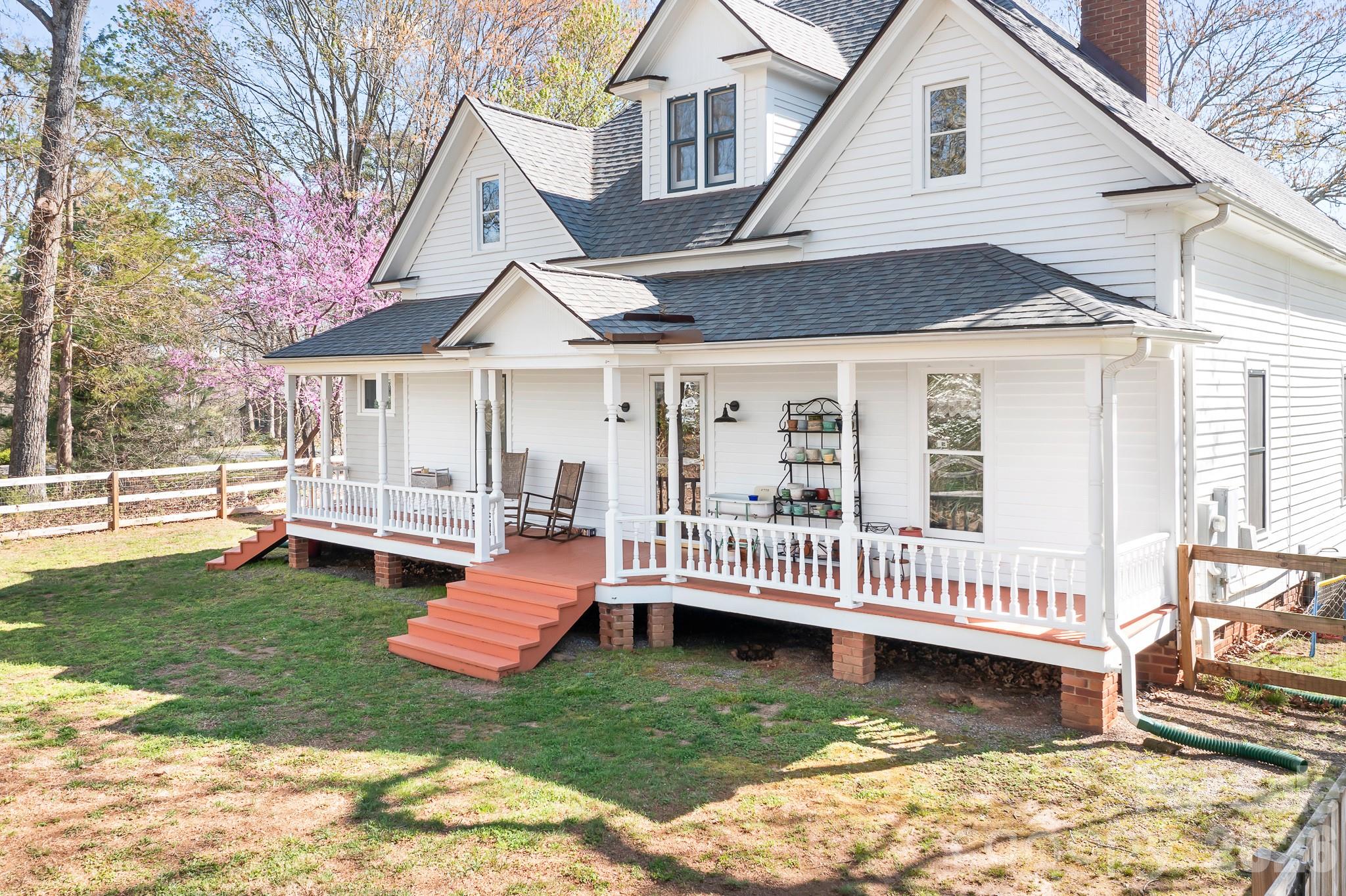 1315 Scotts Creek Road — Statesville