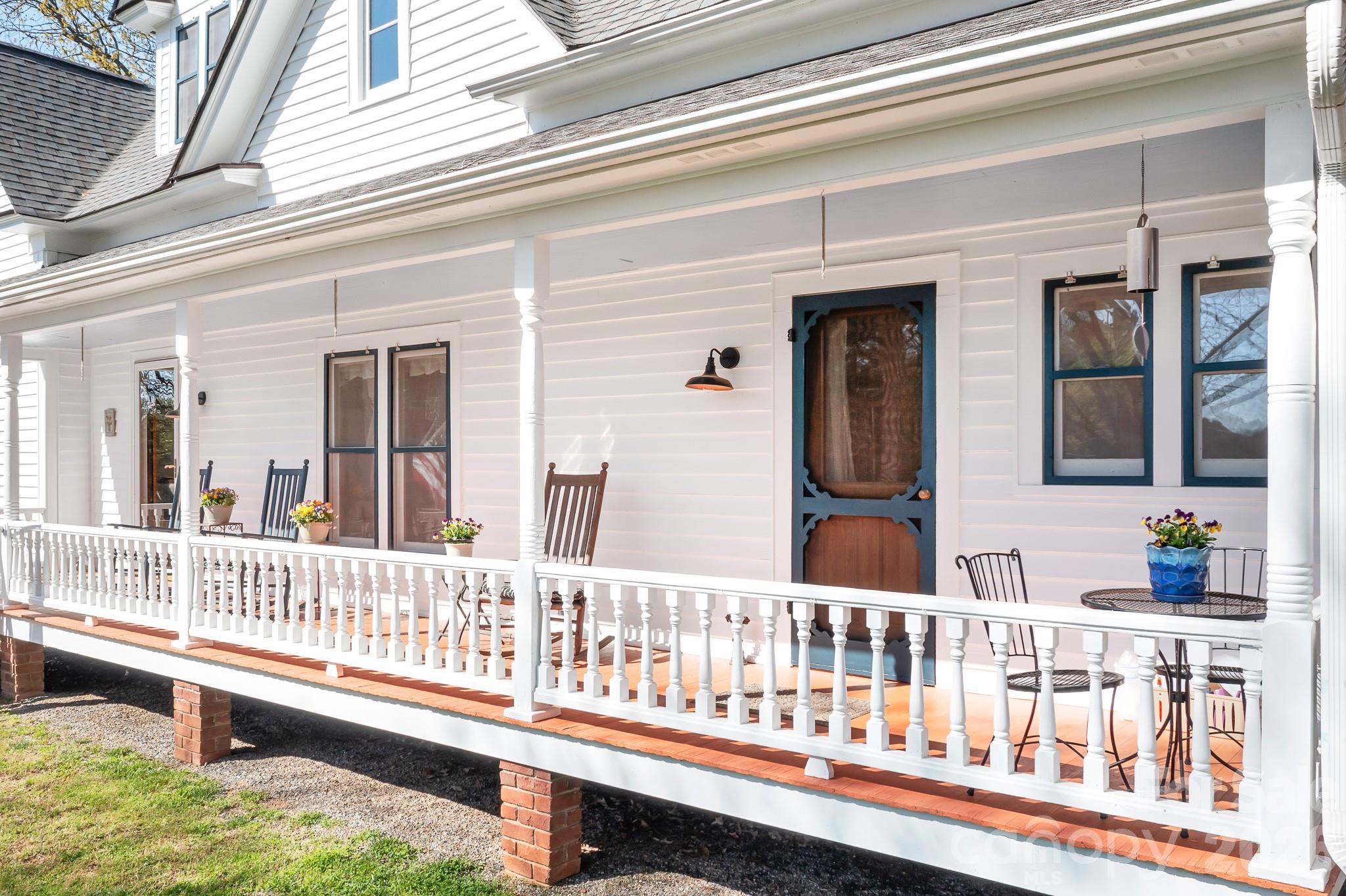 1315 Scotts Creek Road — Statesville