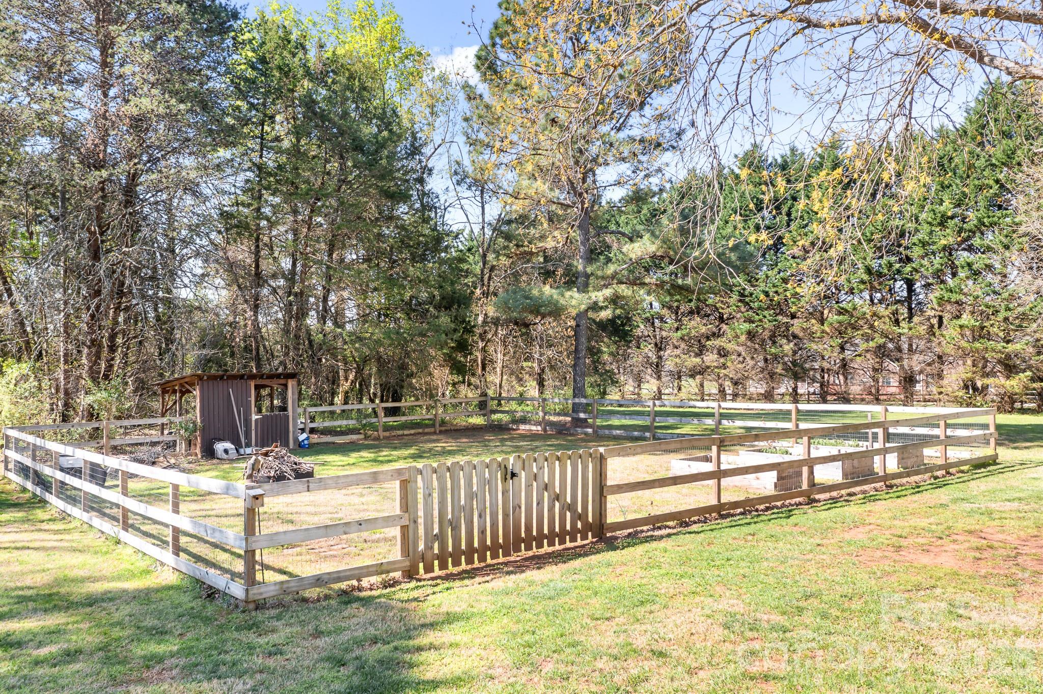 1315 Scotts Creek Road — Statesville