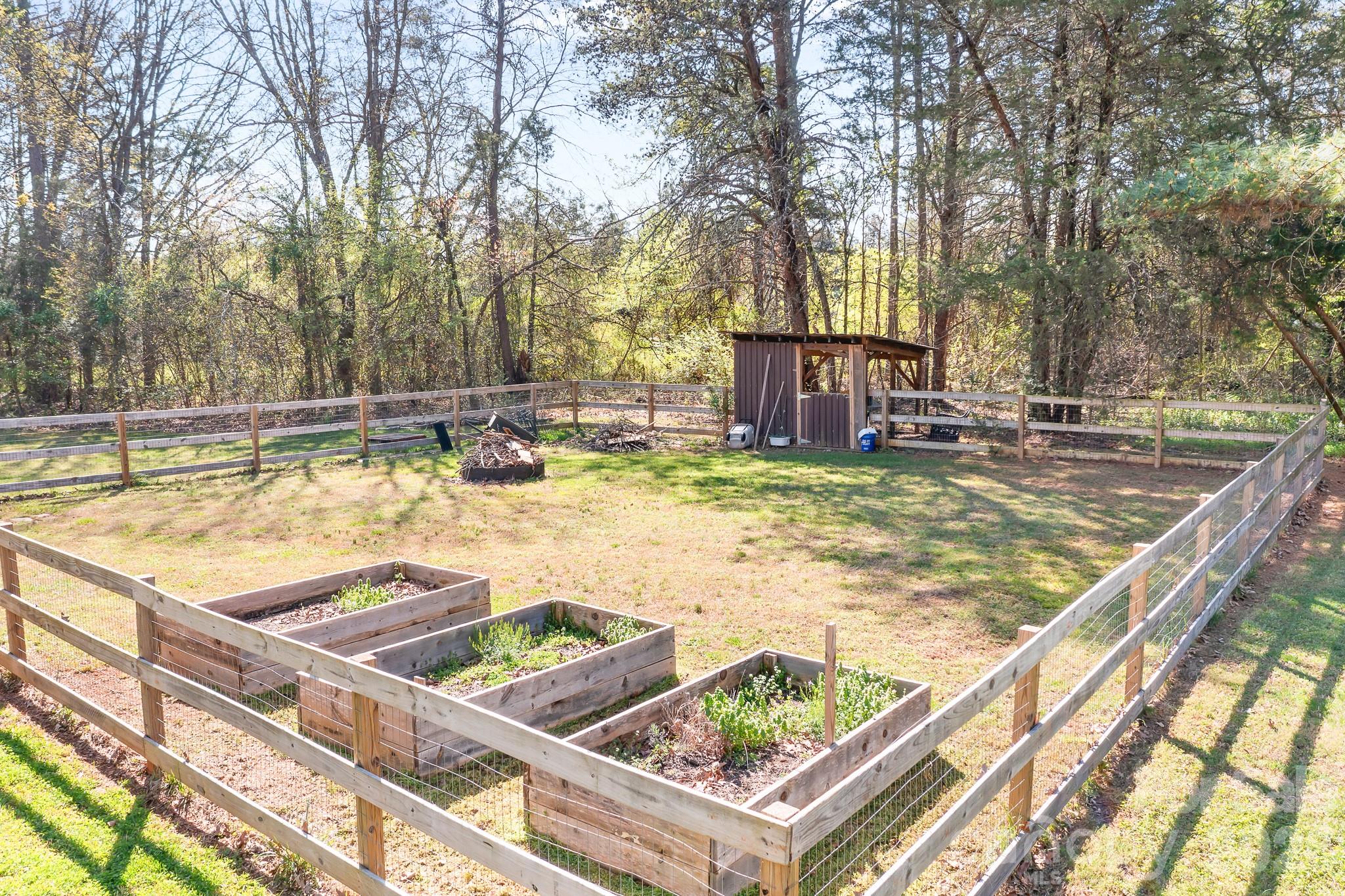1315 Scotts Creek Road — Statesville