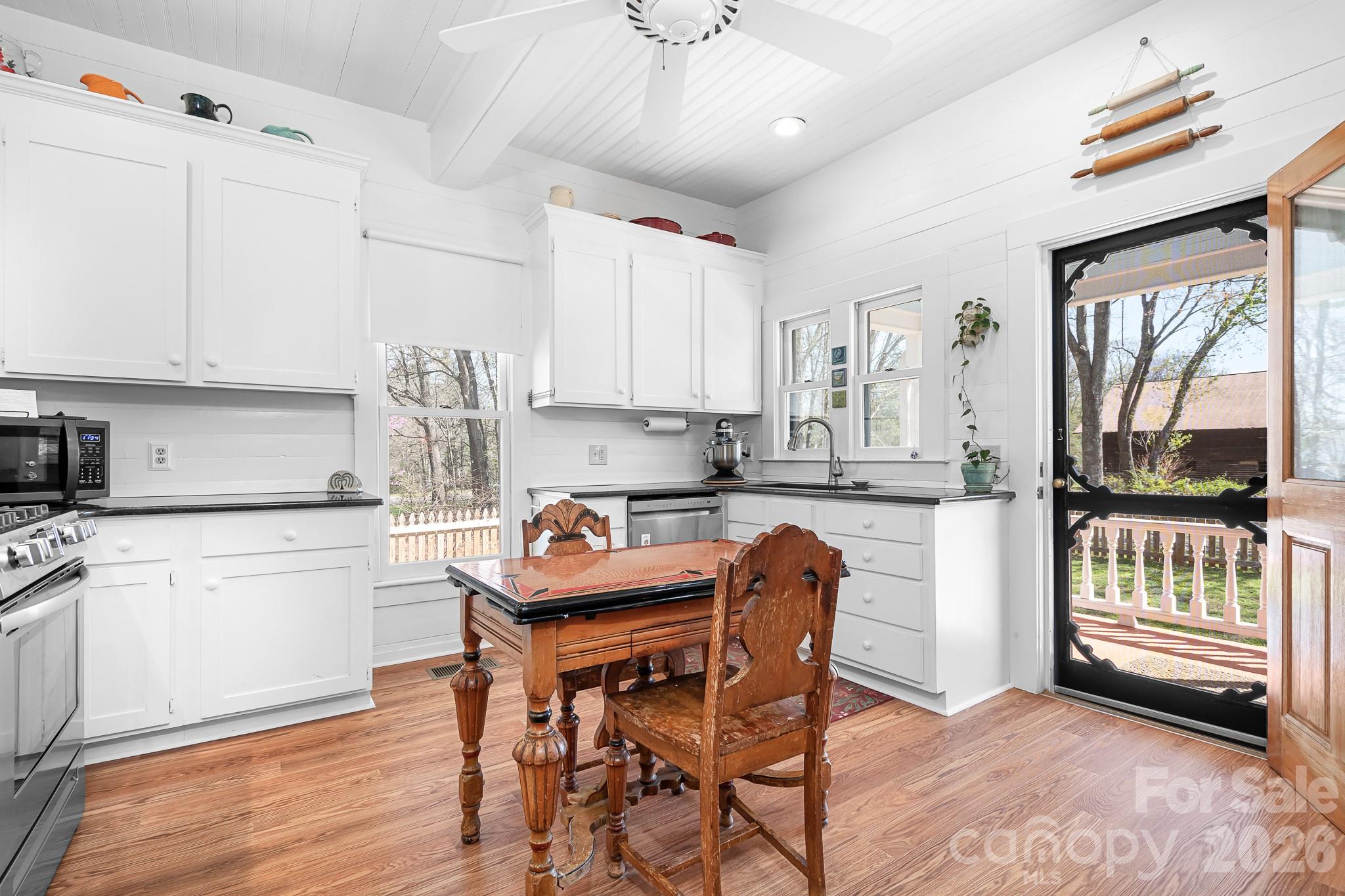 1315 Scotts Creek Road — Statesville