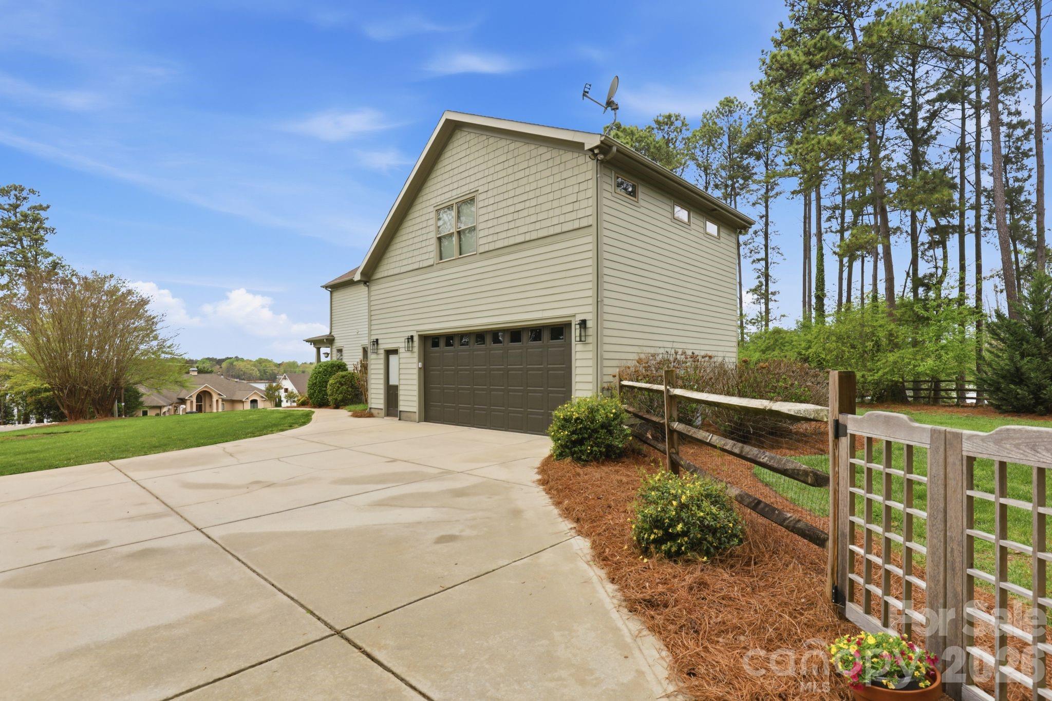 151 Yellow Jacket Circle — Mooresville