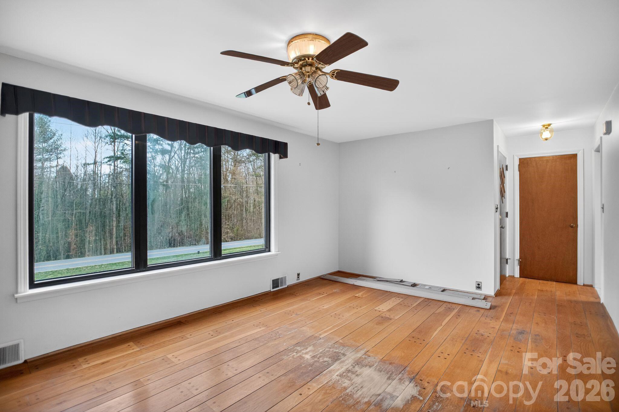 4783 Calico Road — Lenoir