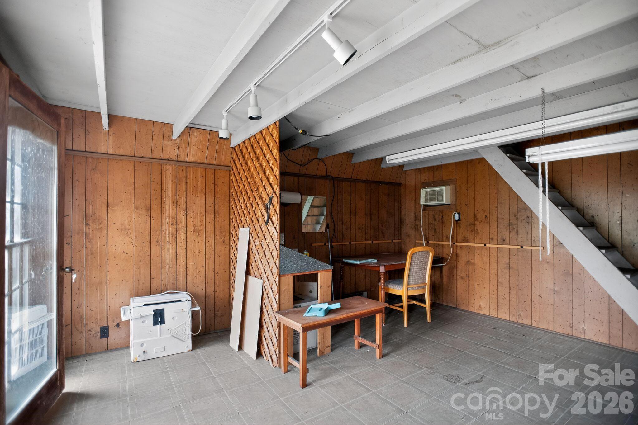 4783 Calico Road — Lenoir
