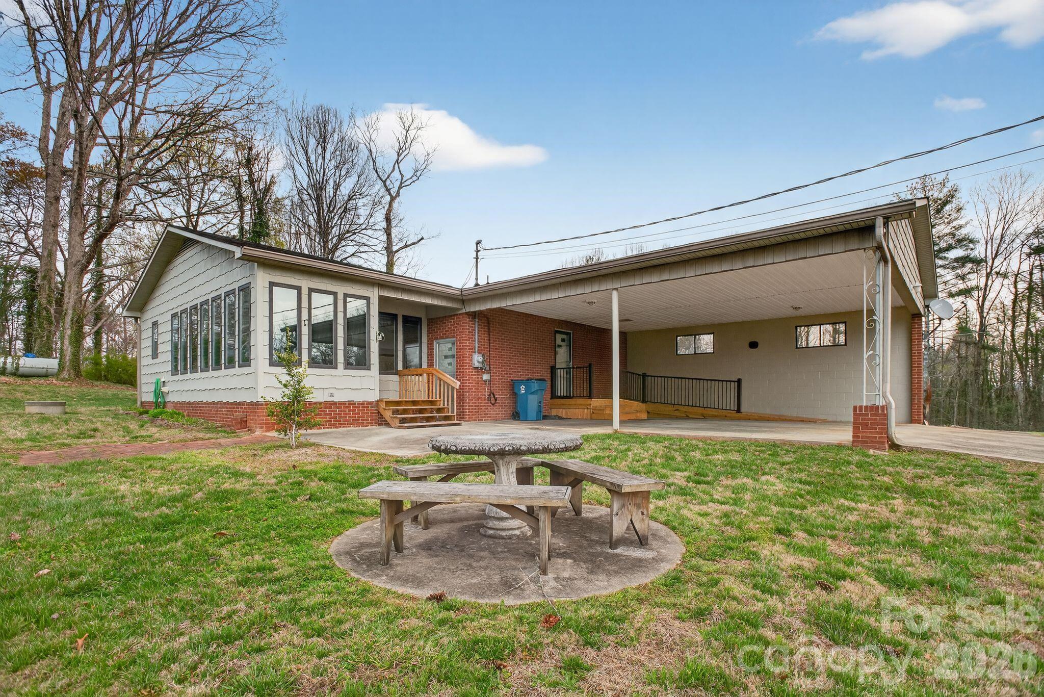 4783 Calico Road — Lenoir