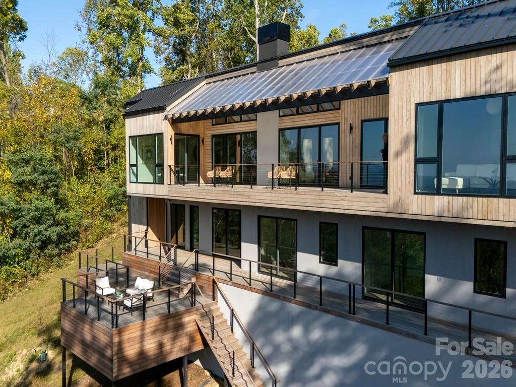631 Elk Mountain Scenic Highway — Asheville