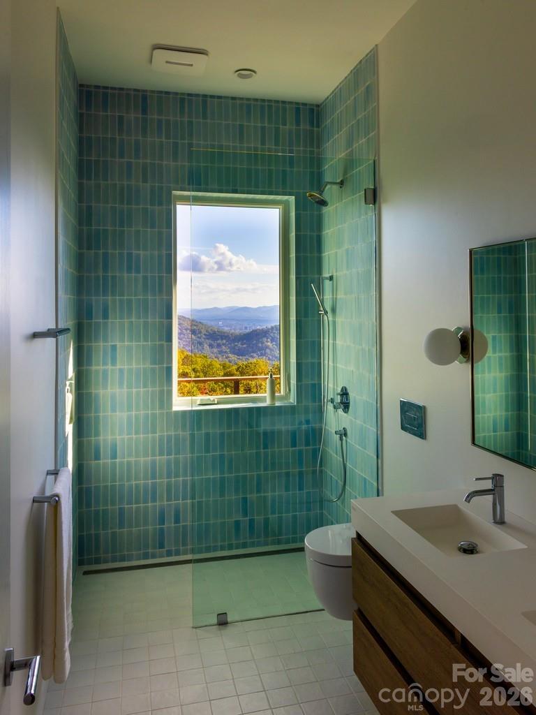 631 Elk Mountain Scenic Highway — Asheville