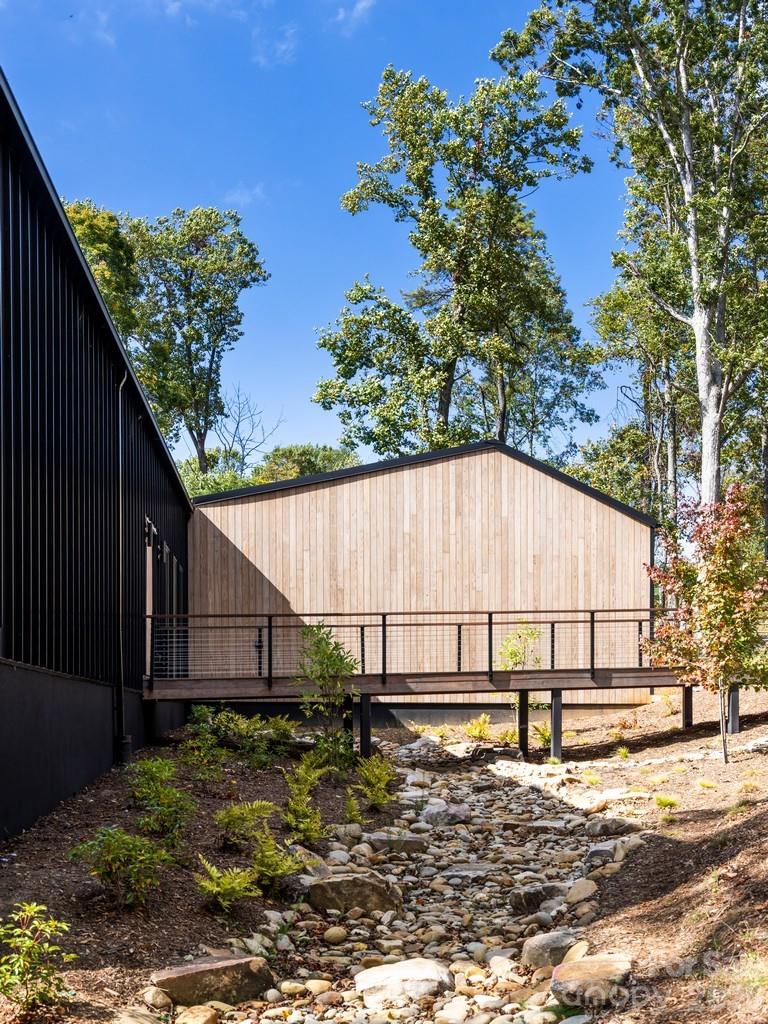 631 Elk Mountain Scenic Highway — Asheville