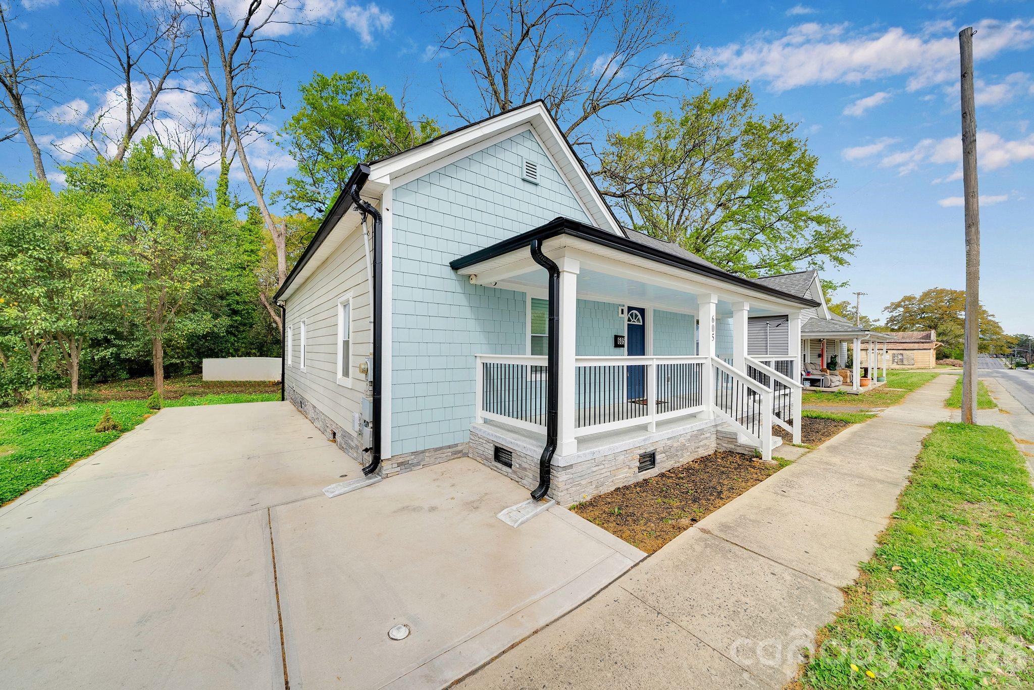 605 S Marietta Street — Gastonia