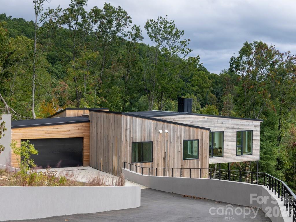 641 Elk Mountain Scenic Highway — Asheville