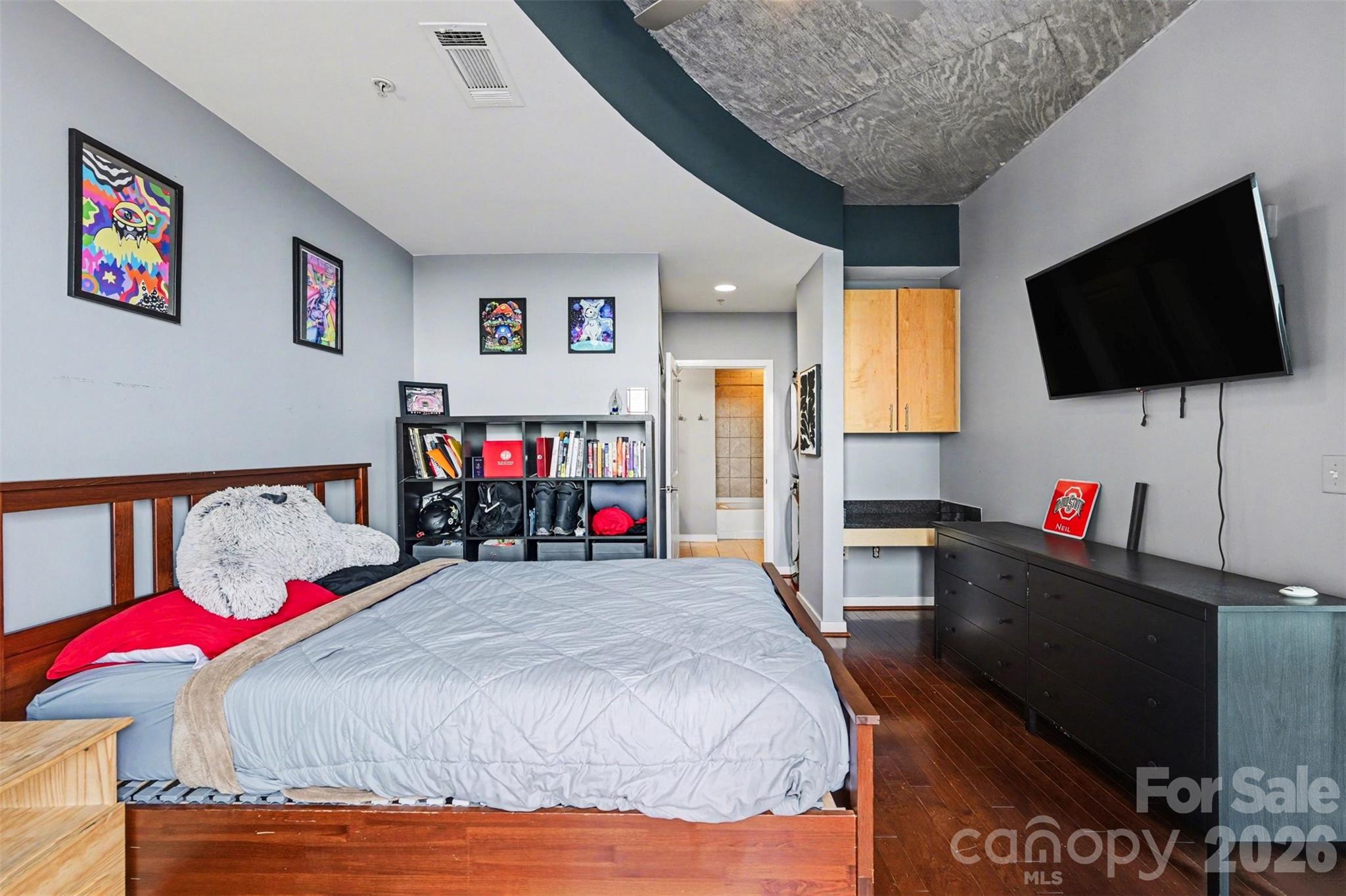 210 N Church Street #1411 — Charlotte