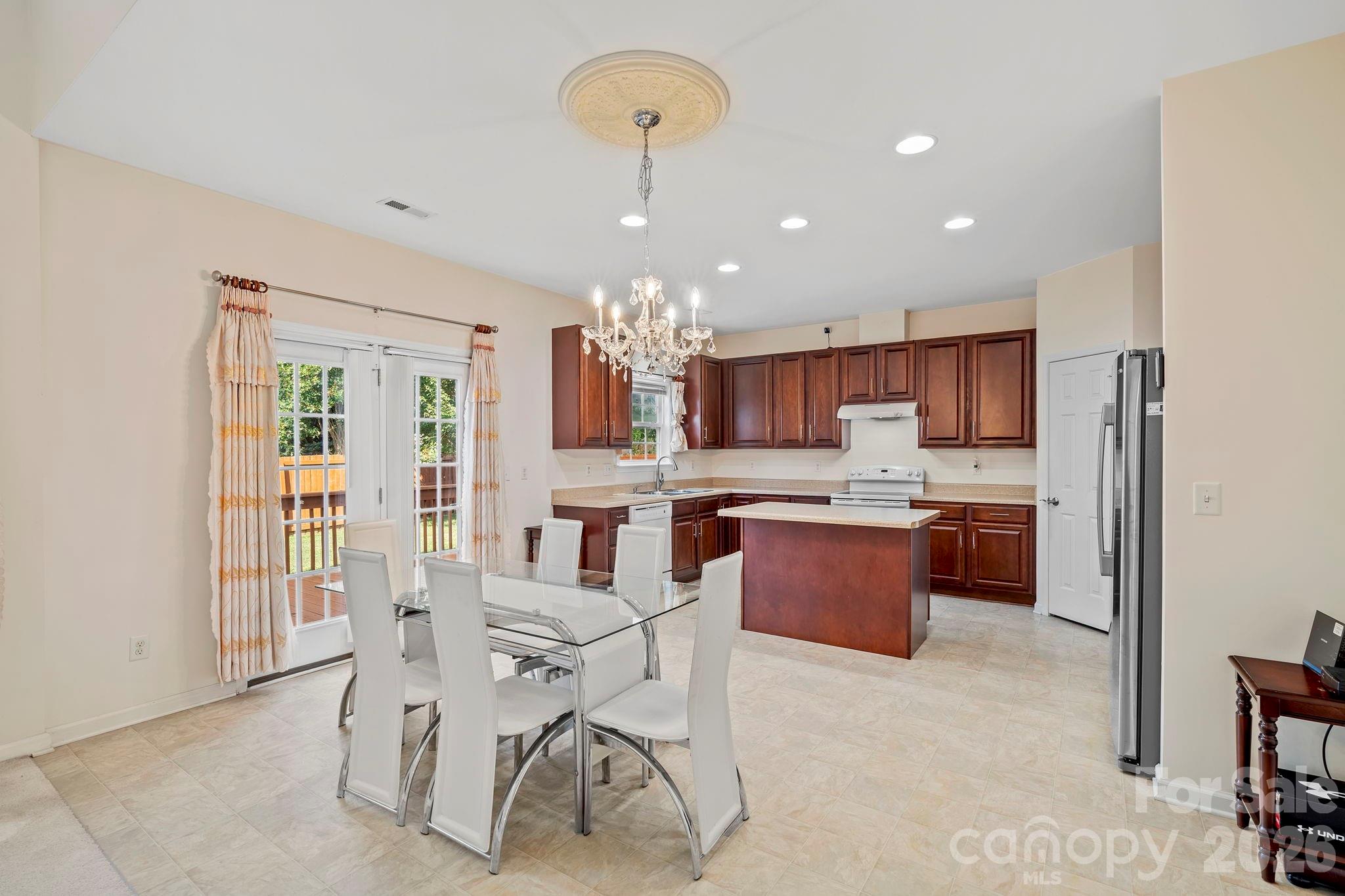 2 Breyerton Court — Asheville