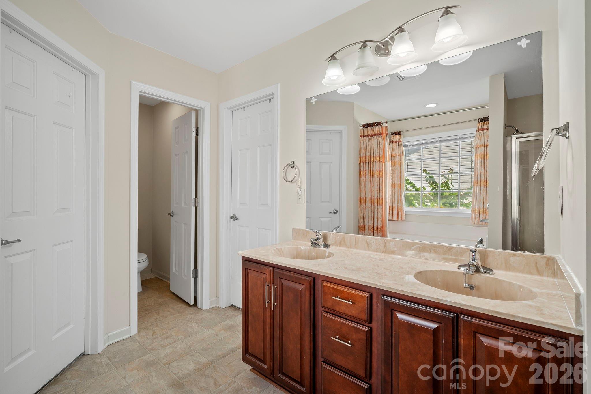 2 Breyerton Court — Asheville